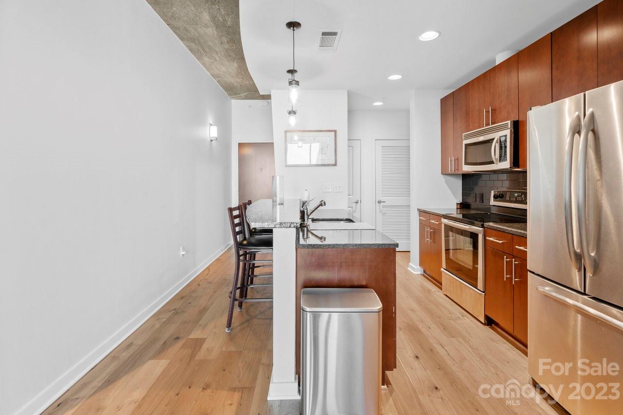 Avenue Condominiums - Residential