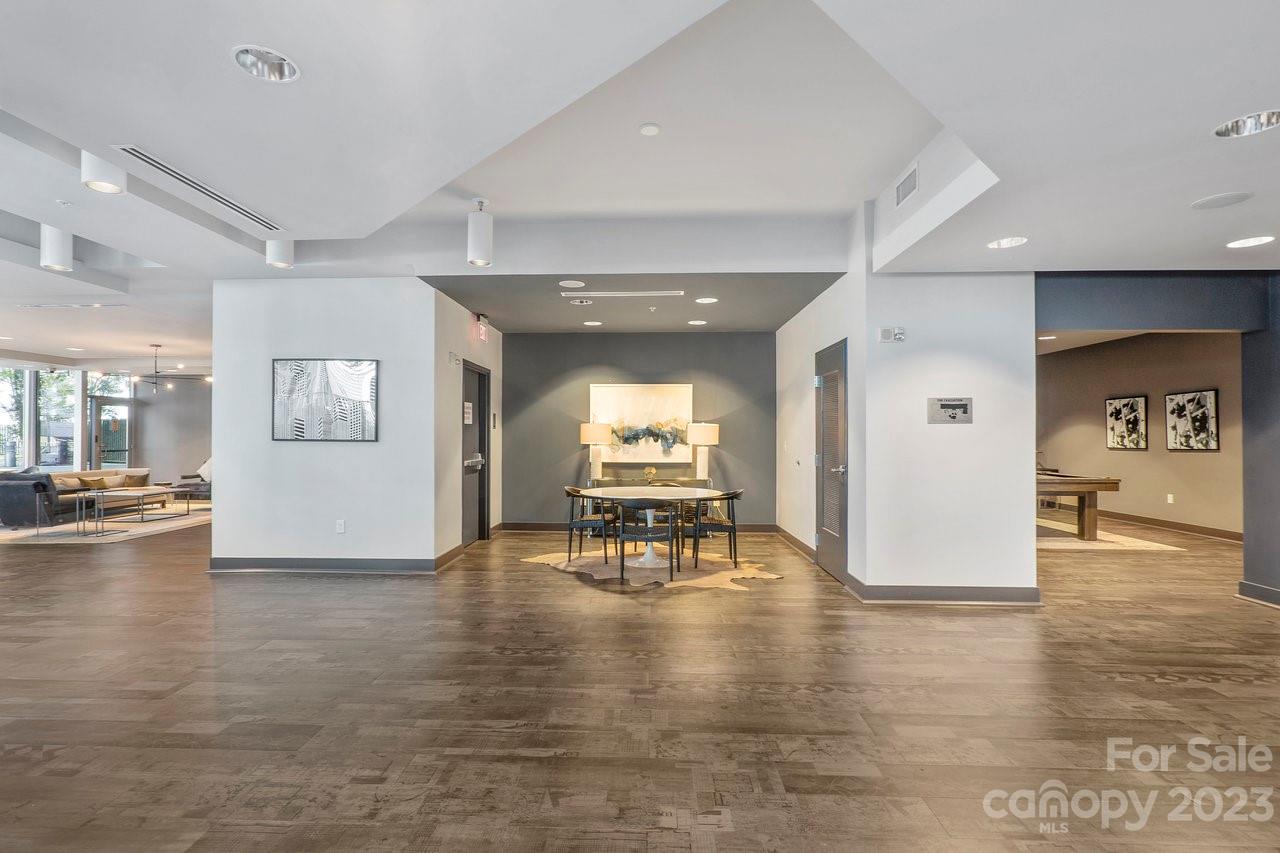 Avenue Condominiums - Residential