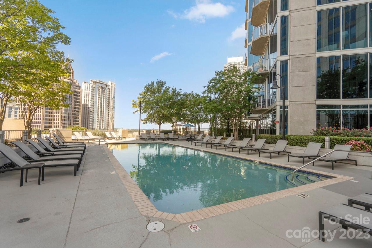 Avenue Condominiums - Residential