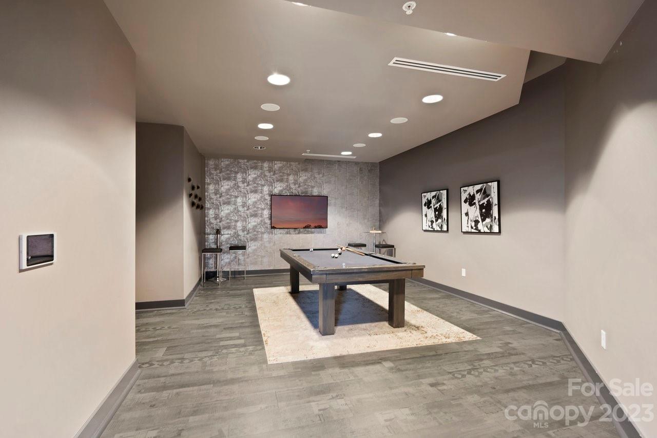 Avenue Condominiums - Residential