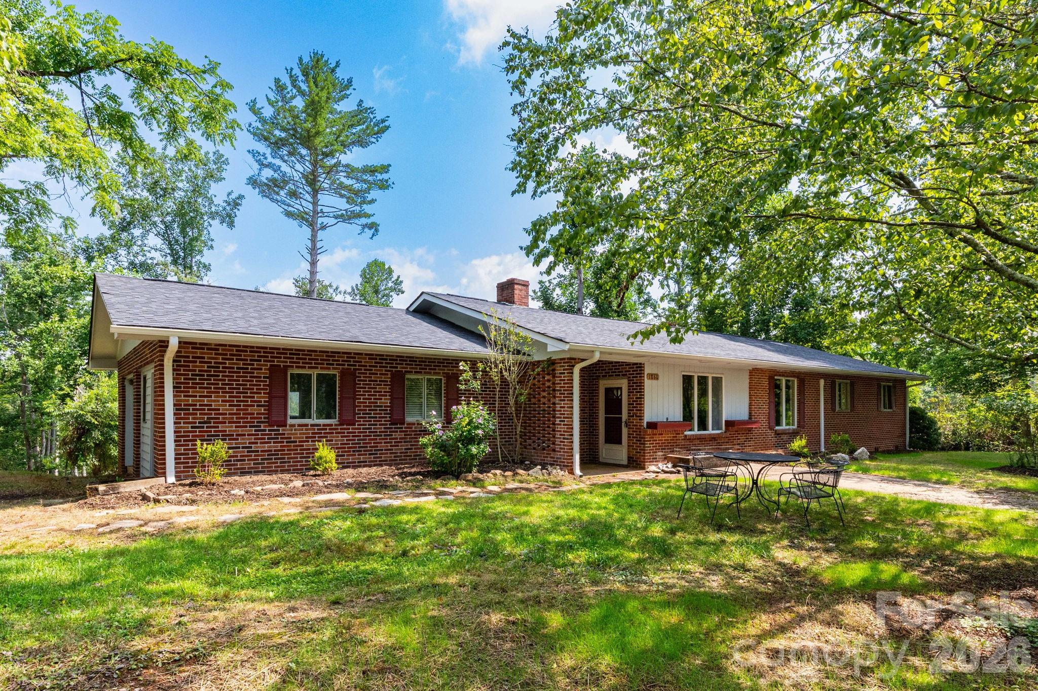 1860 Deer Park Lake Road, Spruce Pine, NC, 28777