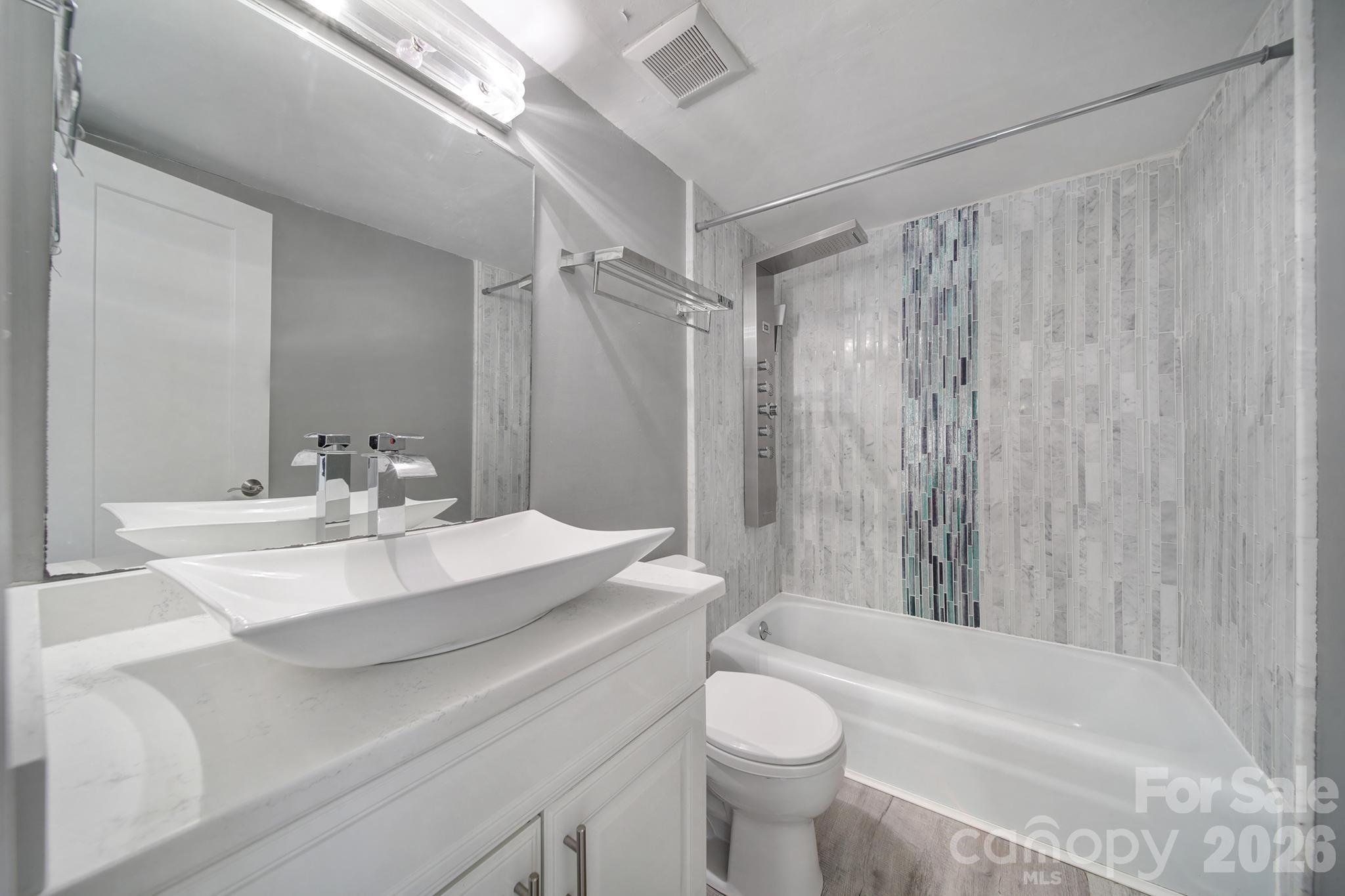 Tega Cay - Residential