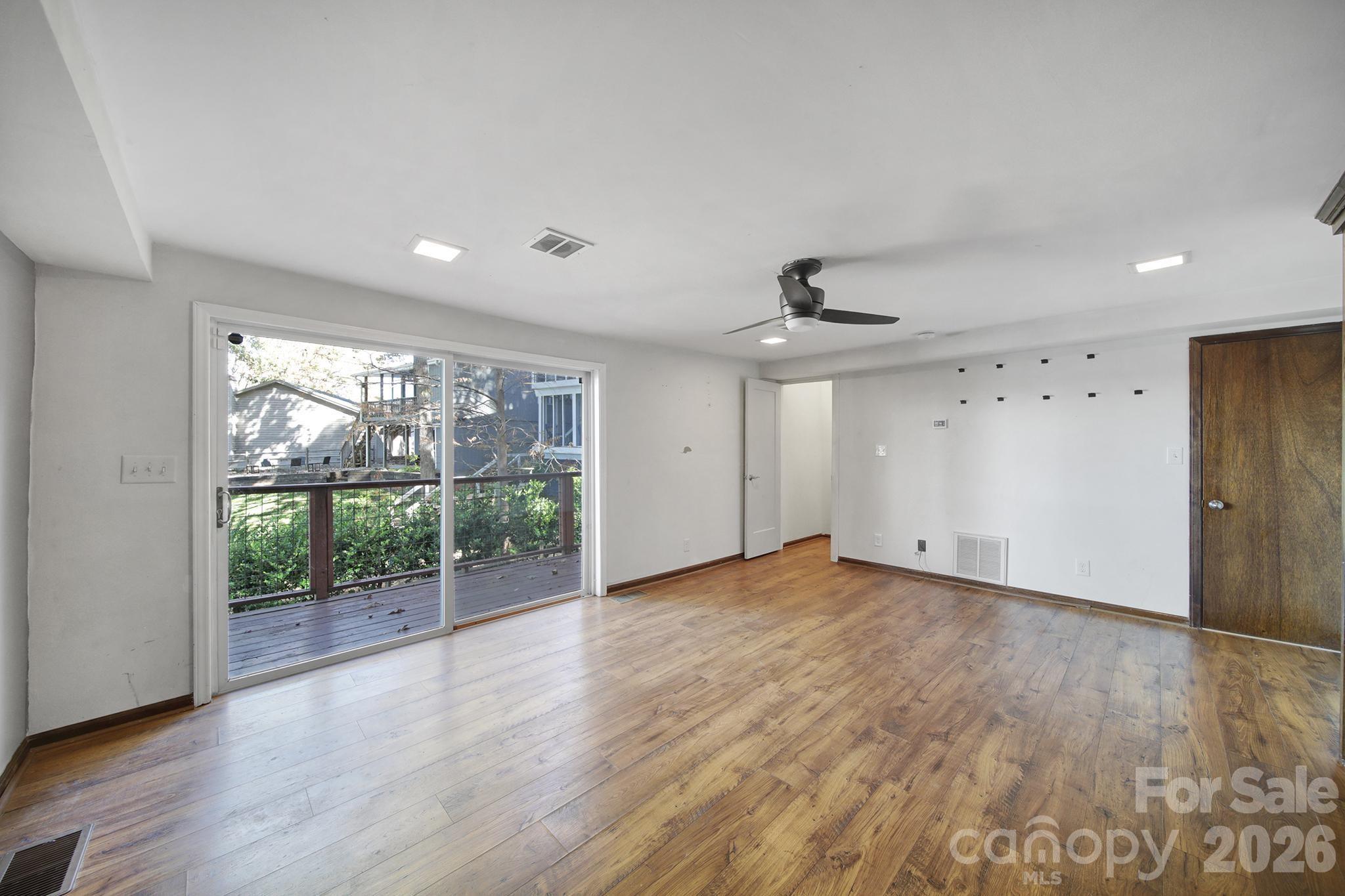 Tega Cay - Residential