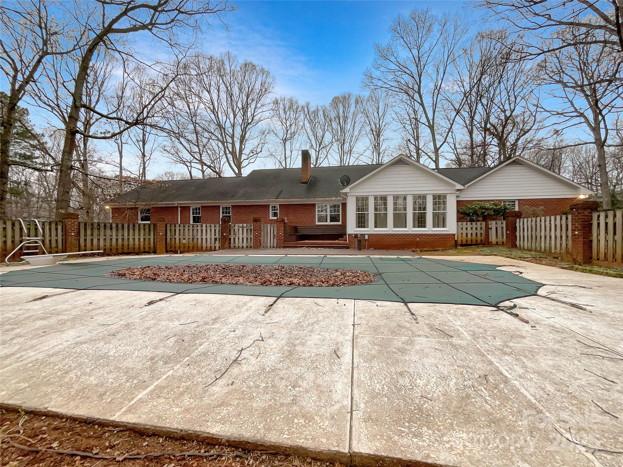 323 Glen Eagles Road E