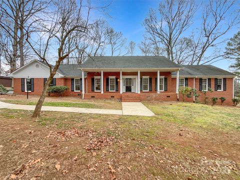 323 Glen Eagles Road E Statesville NC 28625