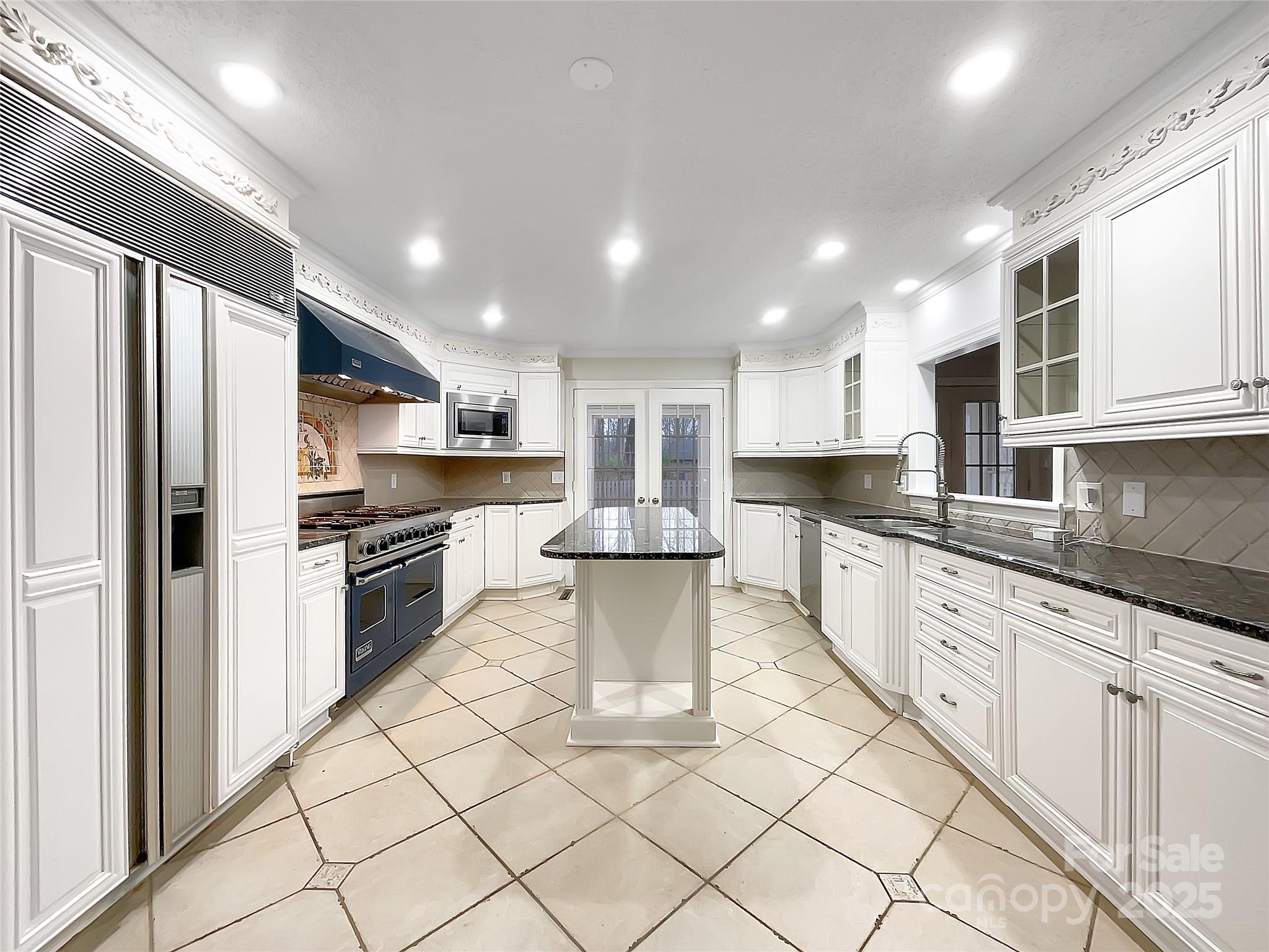 323 Glen Eagles Road E