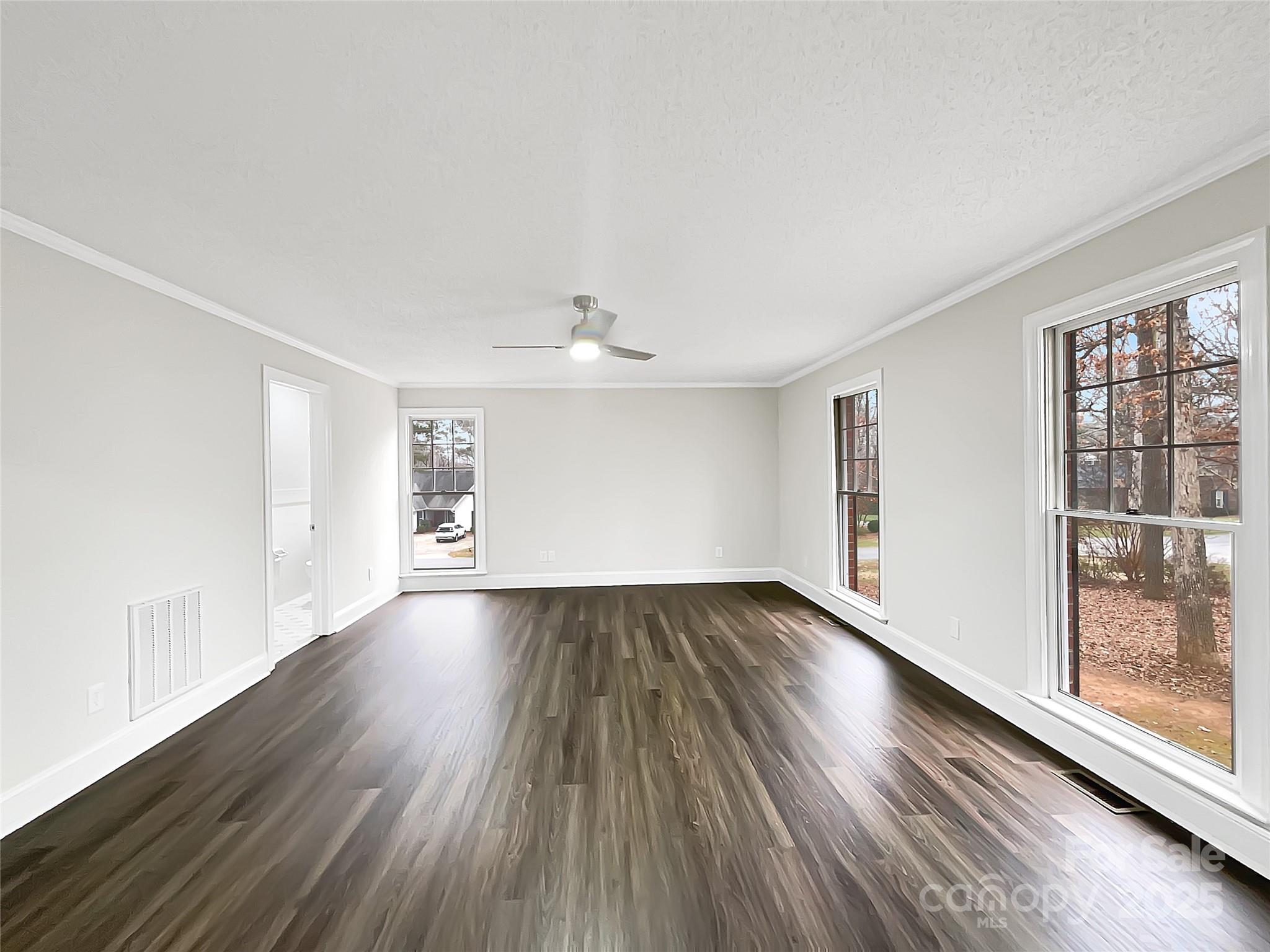 323 Glen Eagles Road E