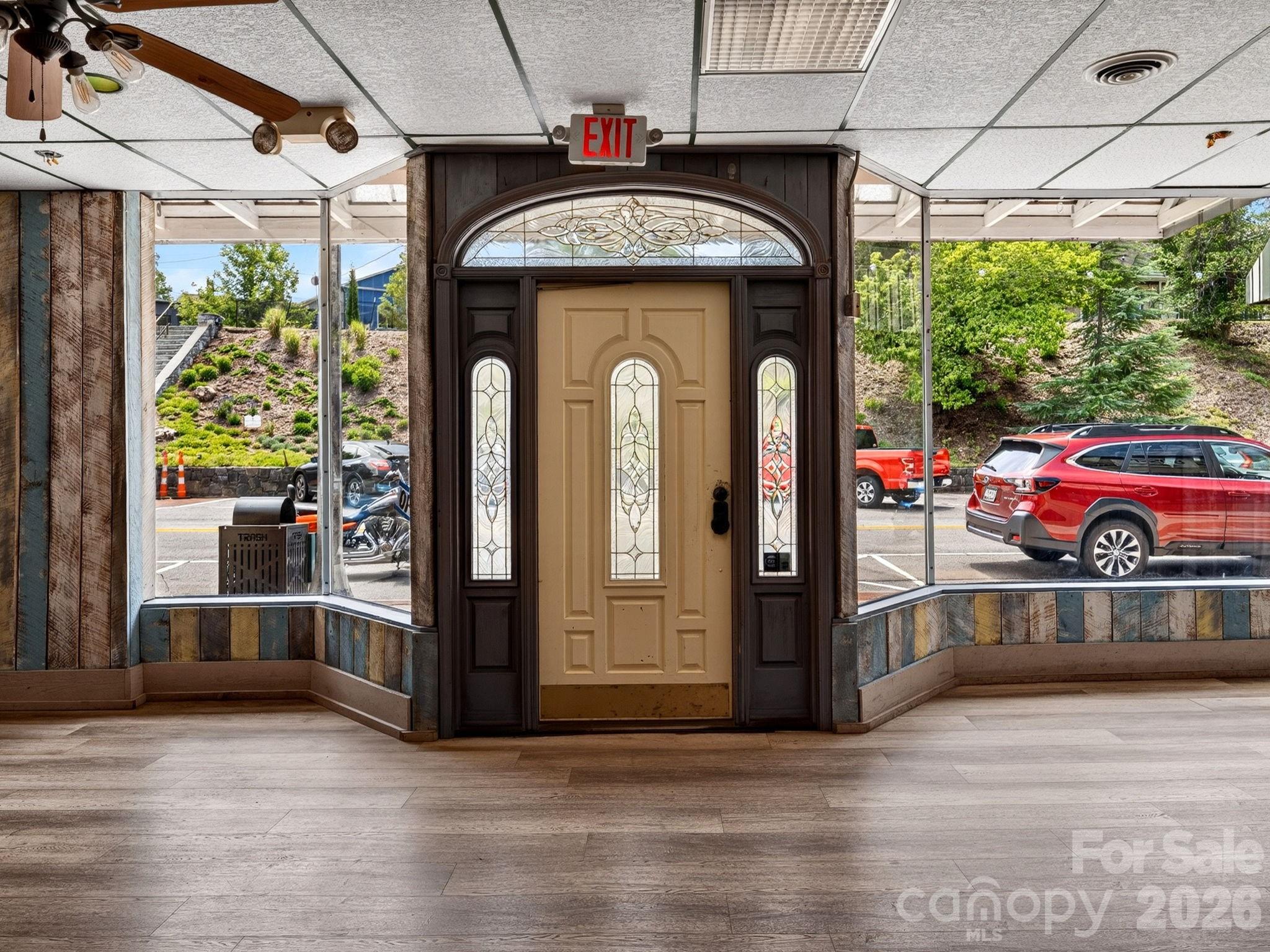 82 N Trade Street