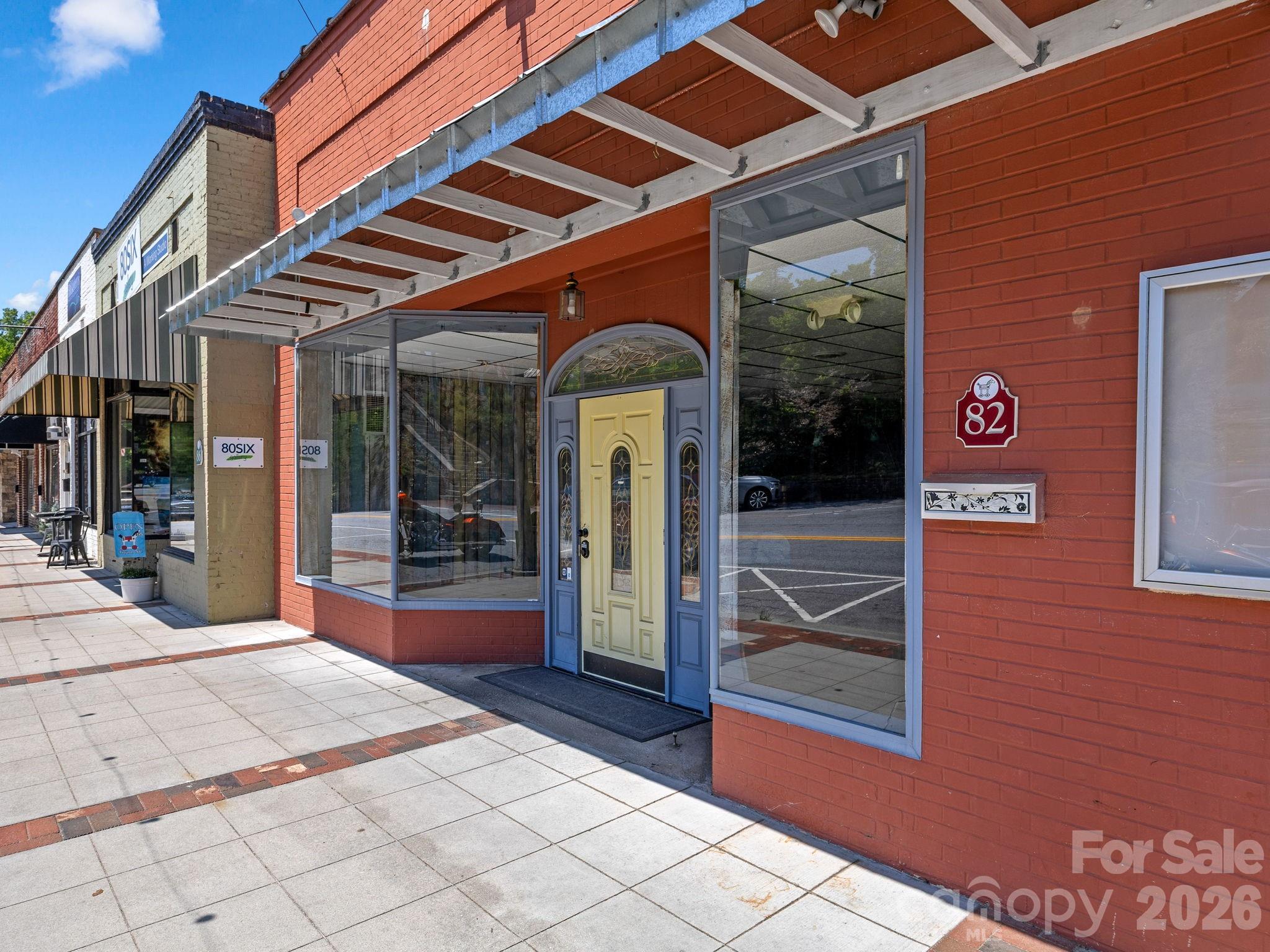82 N Trade Street