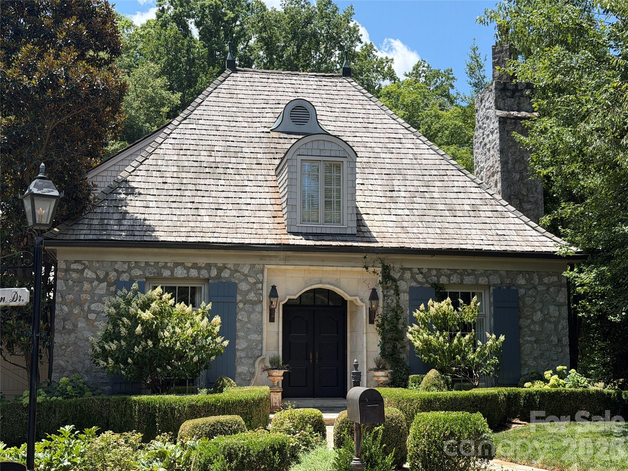 2214 La Maison Drive