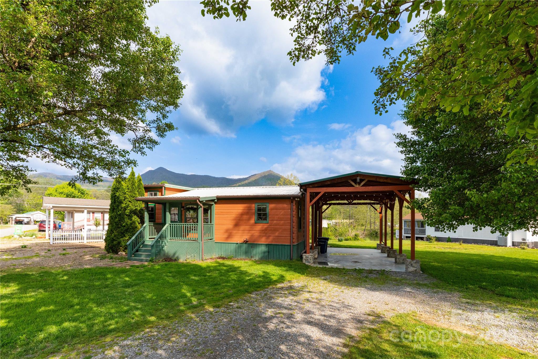 214 Pike Point