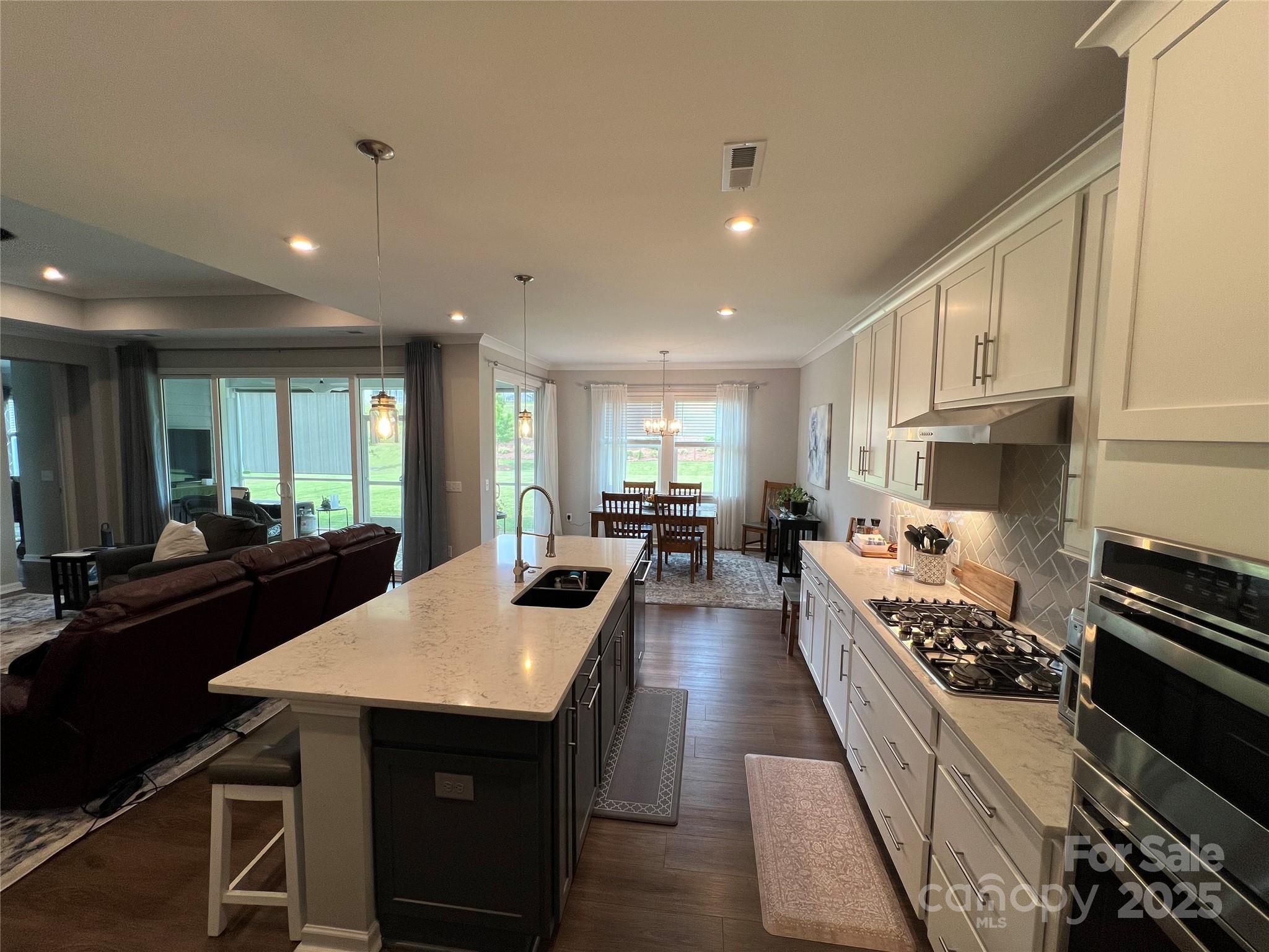 7057 Kingfisher Way
