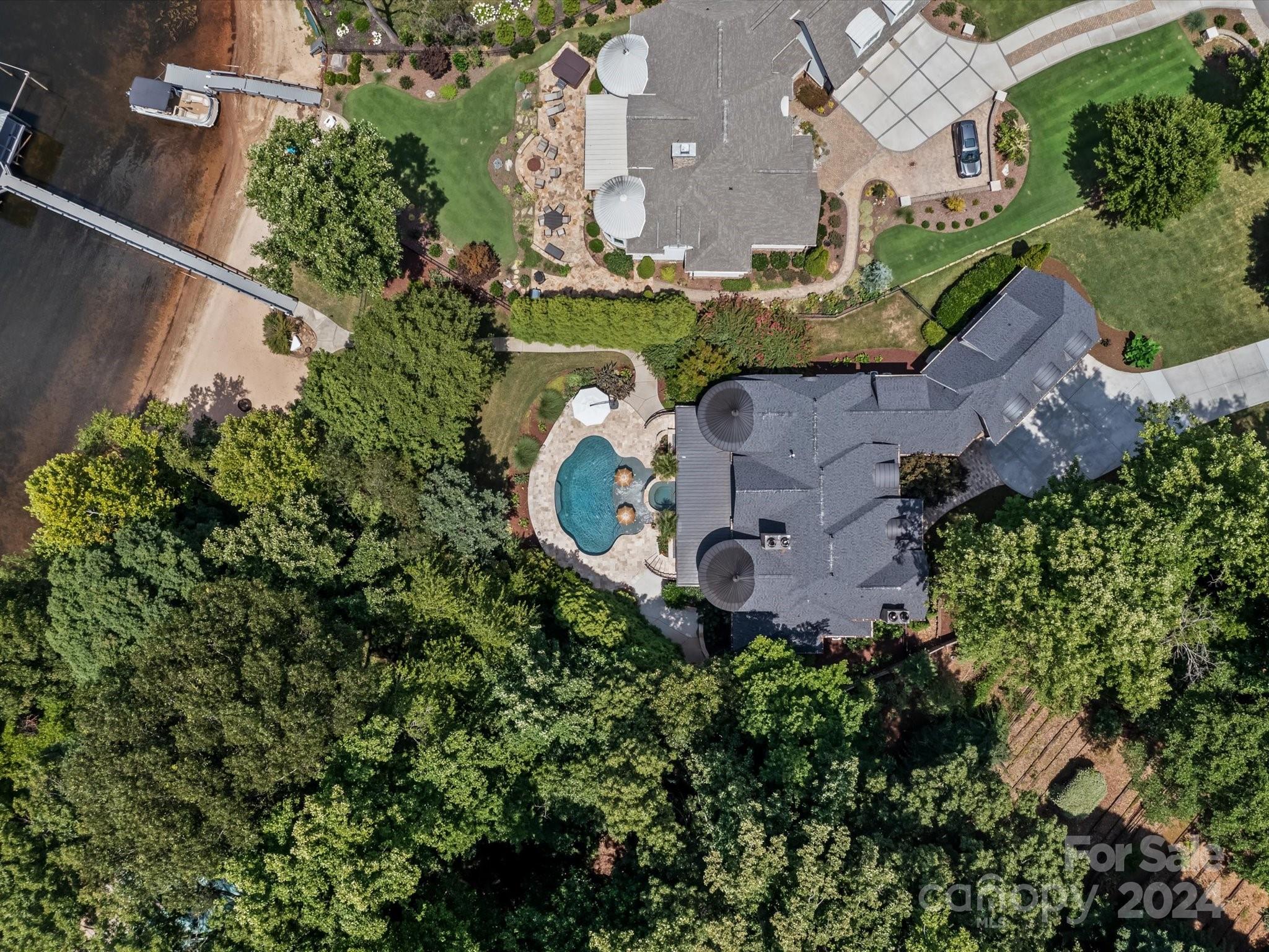 Twin Coves - Residential