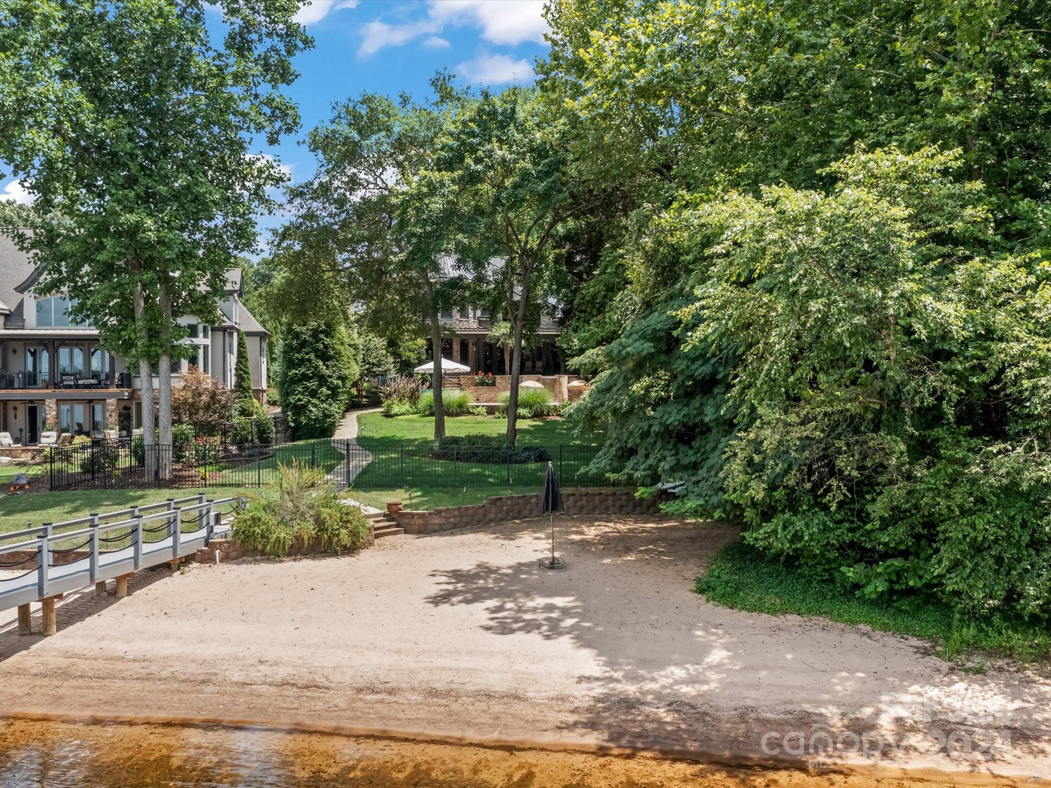 Twin Coves - Residential