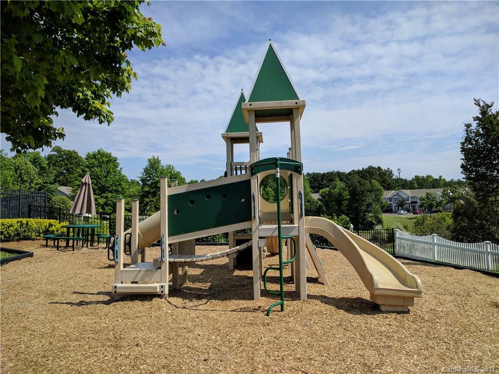 Ridge Pointe - Residential