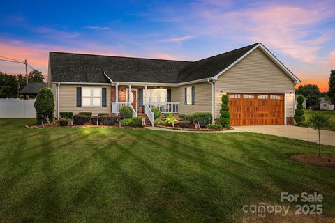 Photo of 1974 Redwood Drive, Oakboro, NC 28129 (MLS # 4280249) Photo of 1974 Redwood Drive, Oakboro, NC 28129 (MLS # 4280249)
