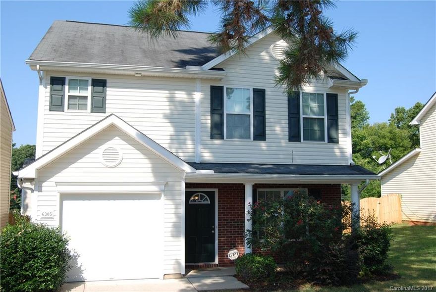 GREAT OPPORTUNITY IN ONE OF CHARLOTTE'S HOTTEST AREAS! Open floor plan with large family room. Great kitchen features counter bar area and overlooks the Living and Dining areas. Master bedroom has a cathedral ceiling and huge master bath and walk-in closet. Secondary bedrooms are spacious with ample closet space. All on a level lot with fenced-in back yard. Close to the airport and 485. Must See!