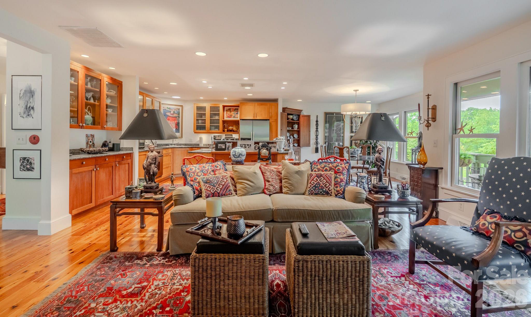 77 Chestnut Street 106
