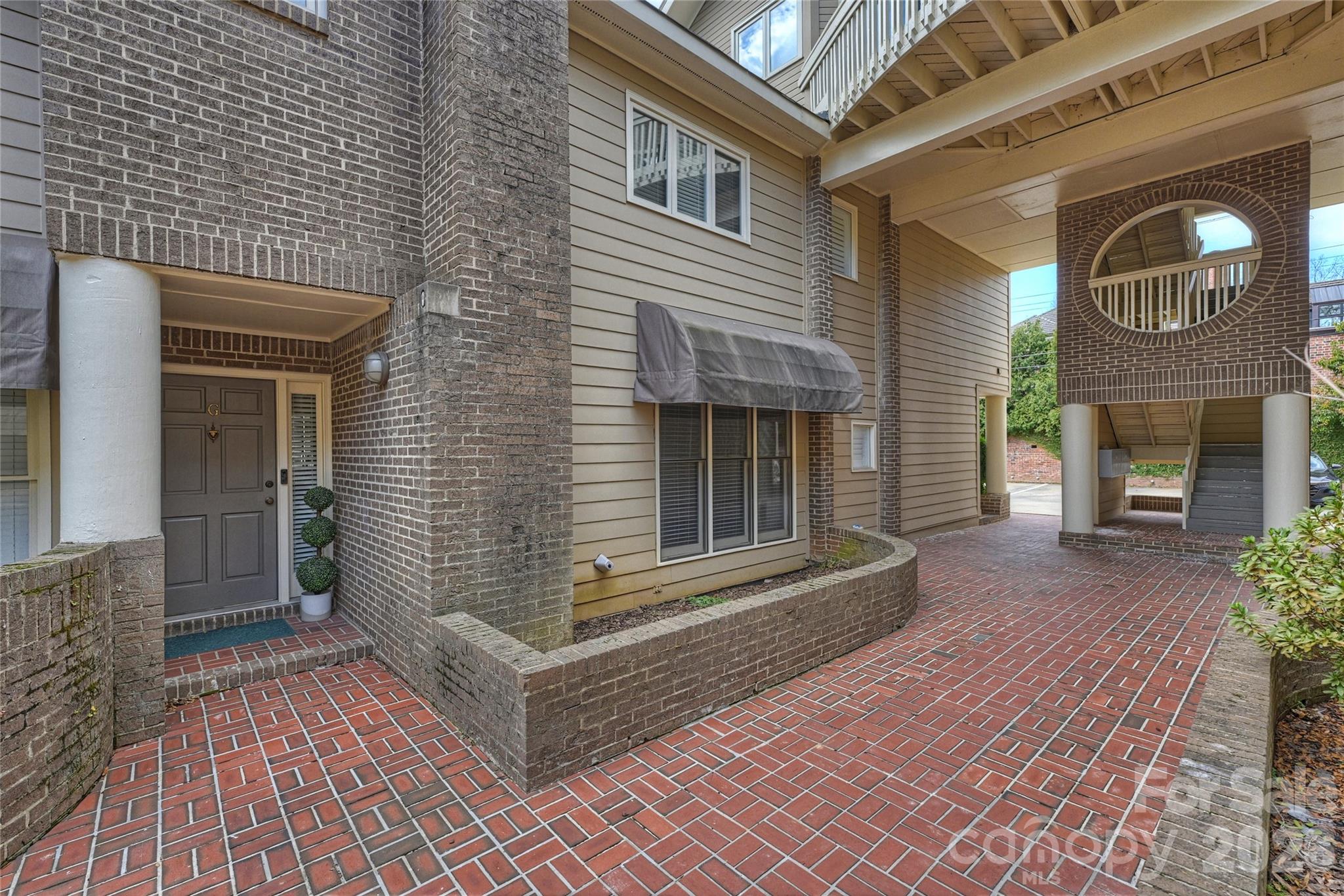 2330 Roswell Avenue G