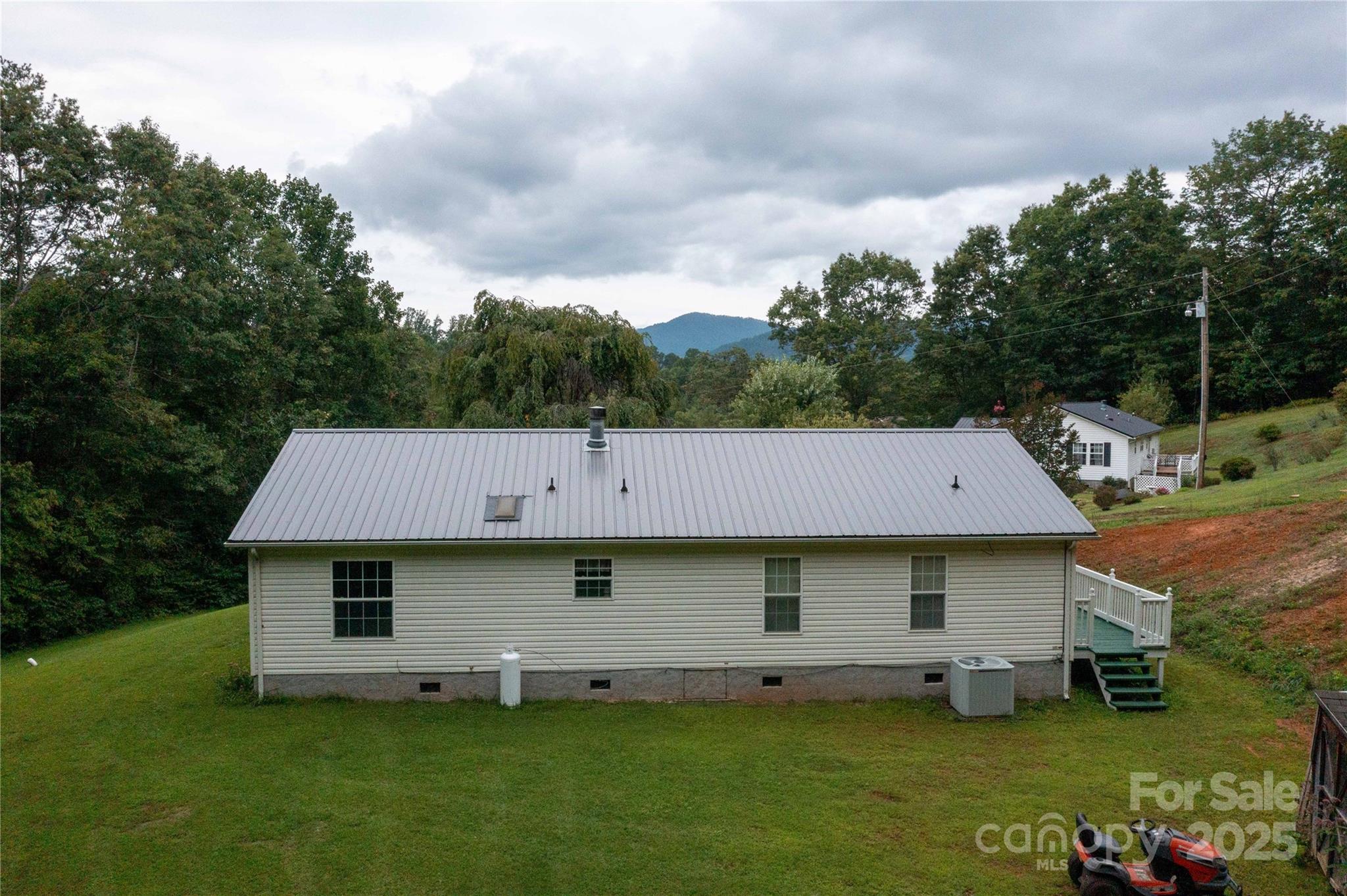 98 Cardinal Lane