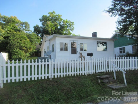 Photo of 306 W 2nd Street, Lincolnton, NC 28092 (MLS # 4401574)