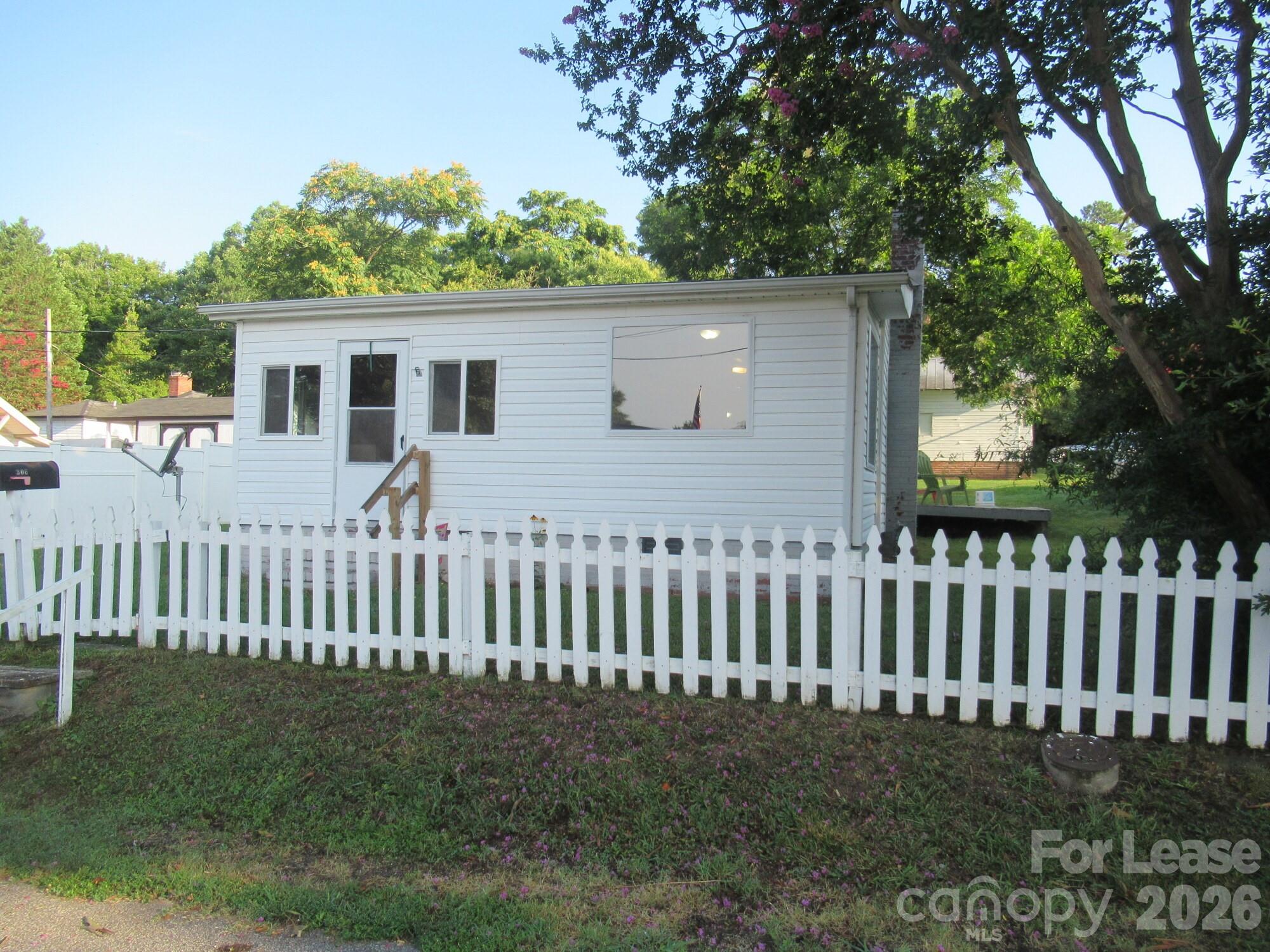 306 W 2nd Street