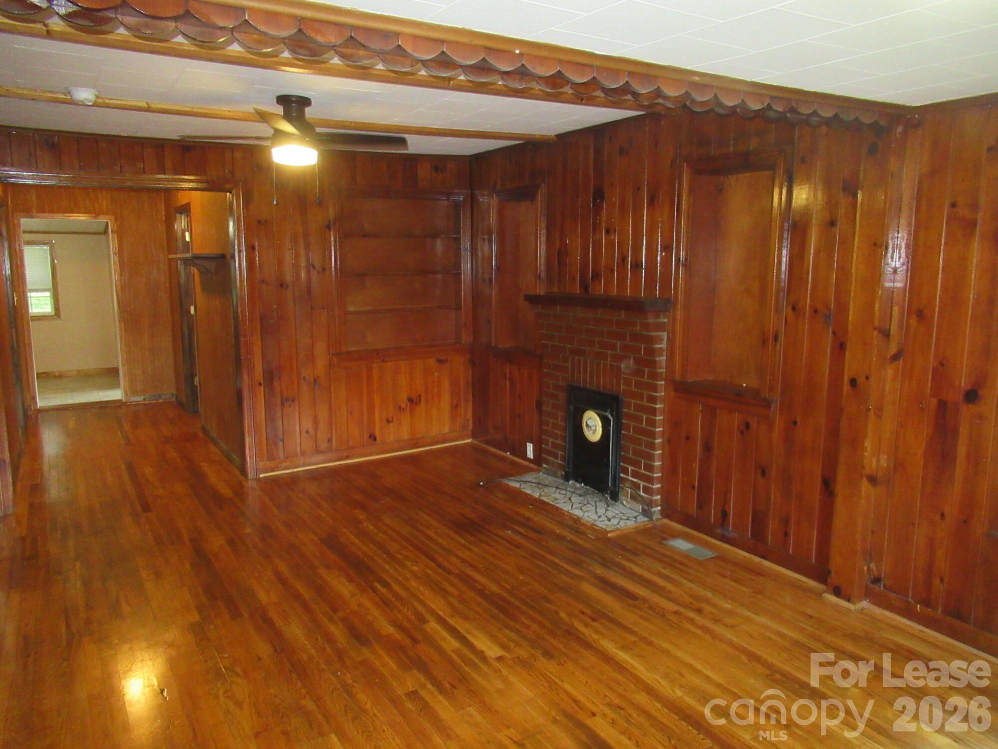 306 W 2nd Street