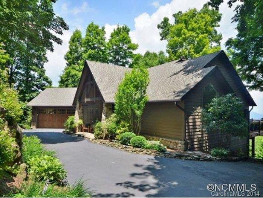 Amazing first quality updated custom in one of the most private and scenic areas of GATED MOUNTAIN AIR. The ultimate in gourmet kitchens w/DCS gas range/oven, KitchenAid appliances, large custom granite island & breakfast bar. A 2-story great room w/magnificent stone FP, well-appointed master suite on the main + 2nd master on lower level. Relax on expansive view decks or in authentic wine cellar and tasting room. Select Furnishings and Full Golf.