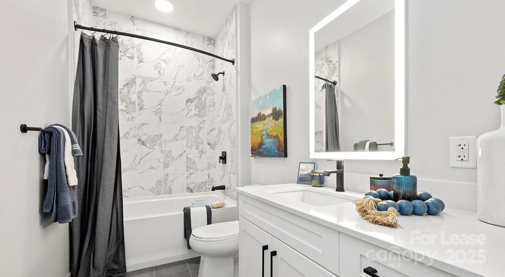 Charlotte, North Carolina 28203, United States, 2 Bedrooms Bedrooms, ,2 BathroomsBathrooms,Residential,Active,44320