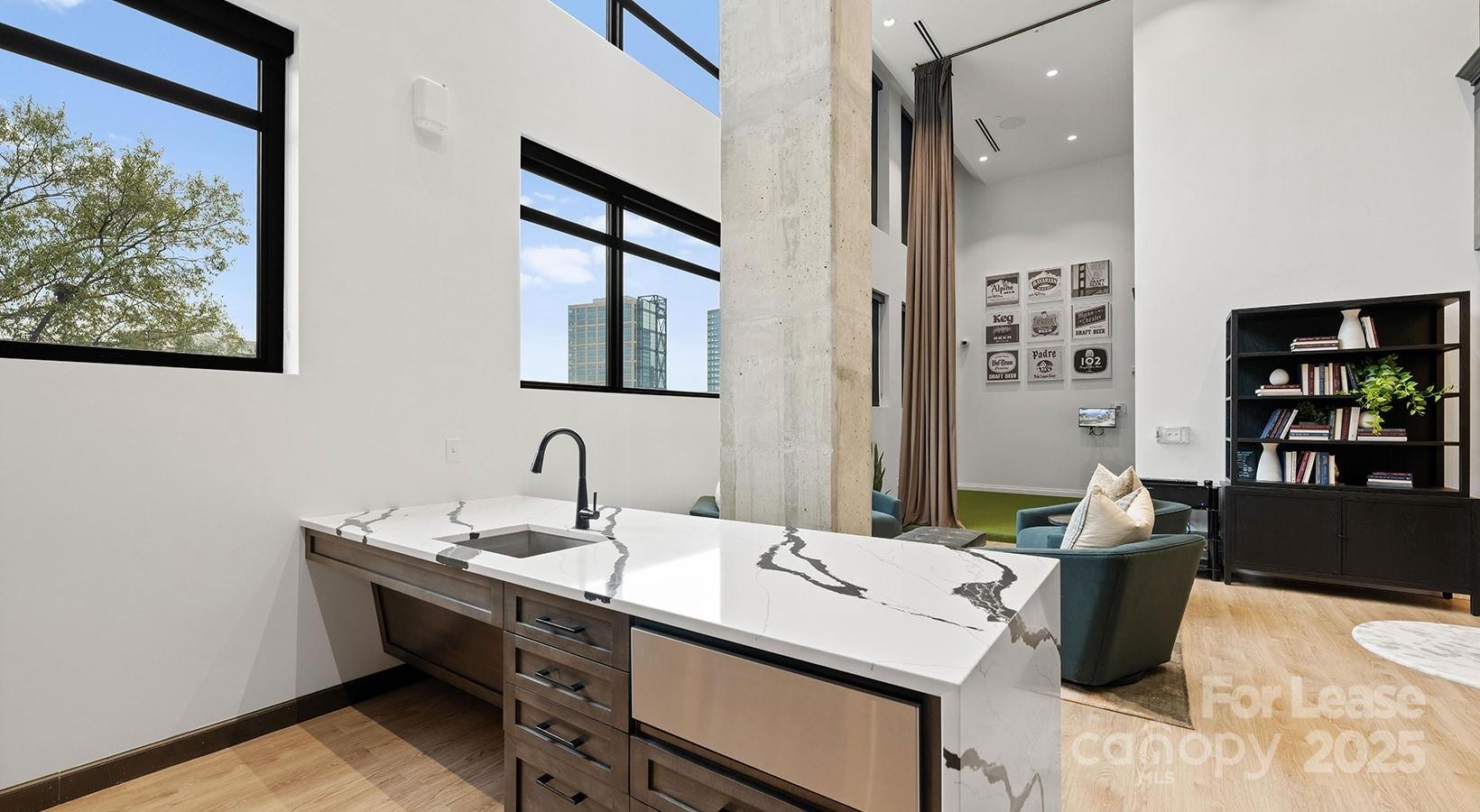 Charlotte, North Carolina 28203, United States, 2 Bedrooms Bedrooms, ,2 BathroomsBathrooms,Residential,Active,44320