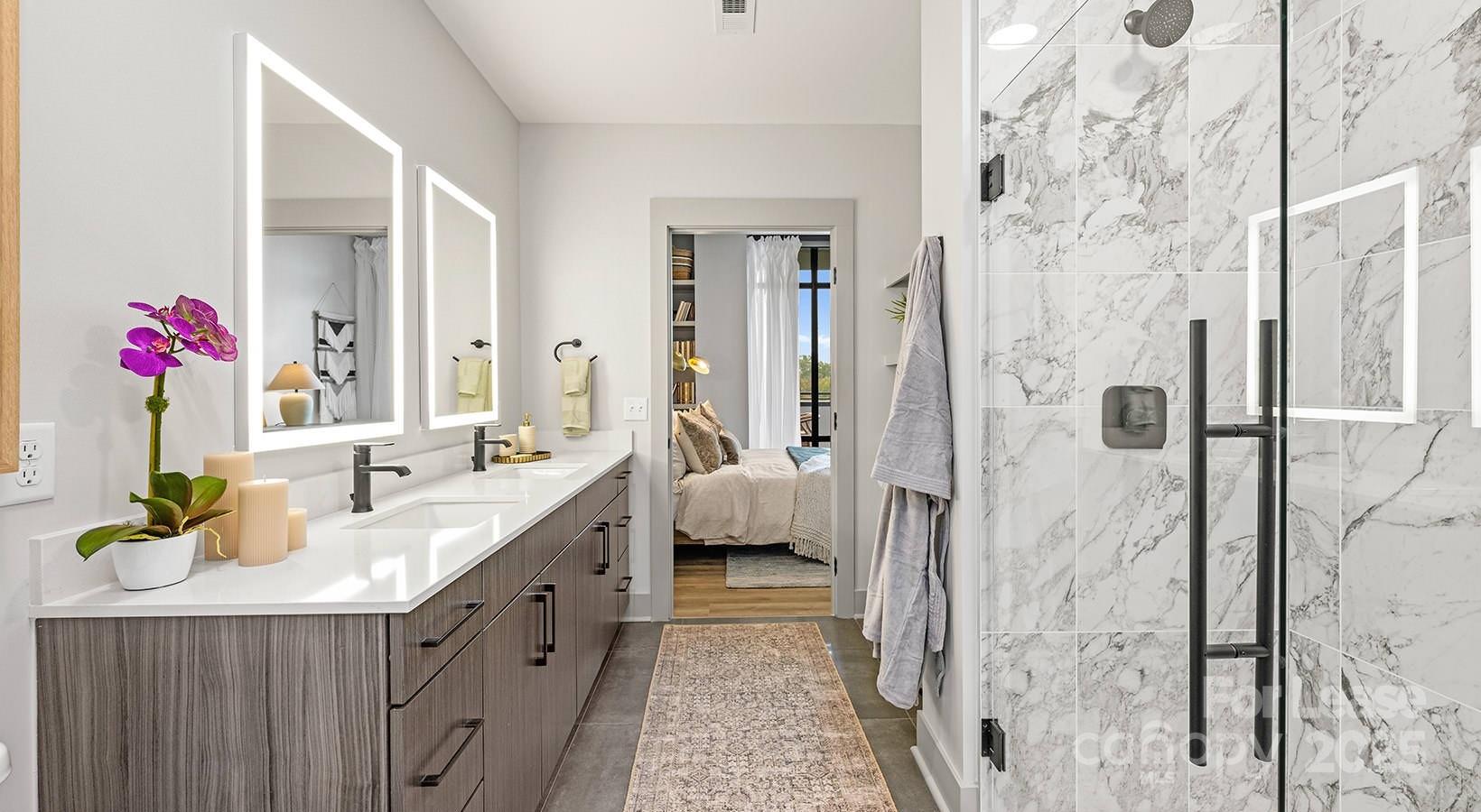 Charlotte, North Carolina 28203, United States, 2 Bedrooms Bedrooms, ,2 BathroomsBathrooms,Residential,Active,44320