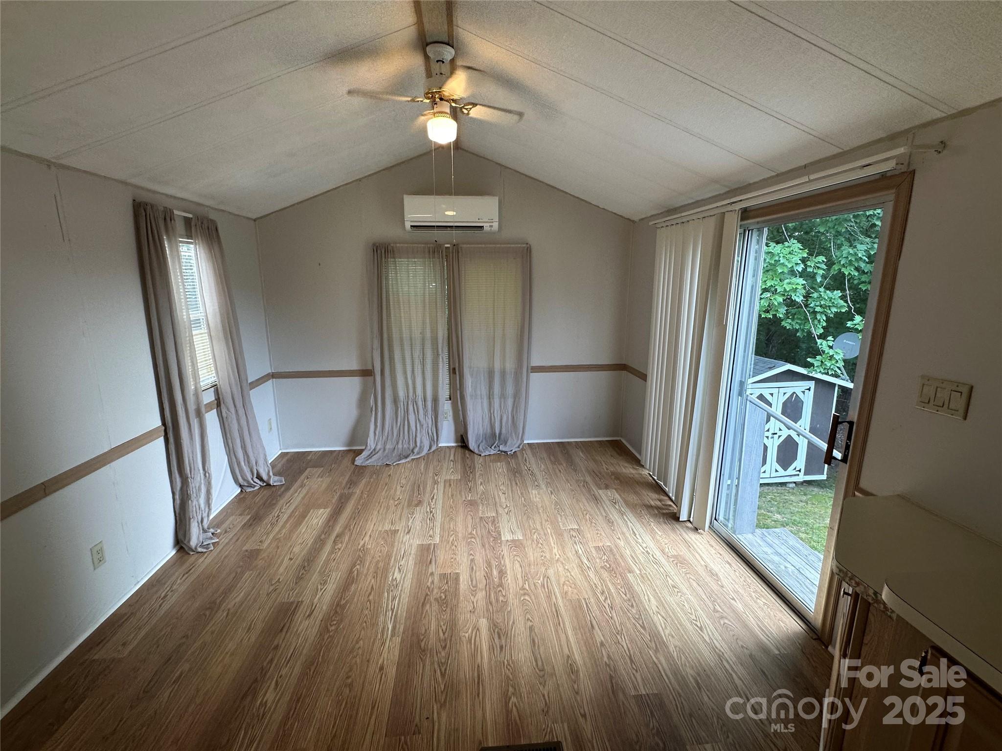 109 Hummingbird Circle