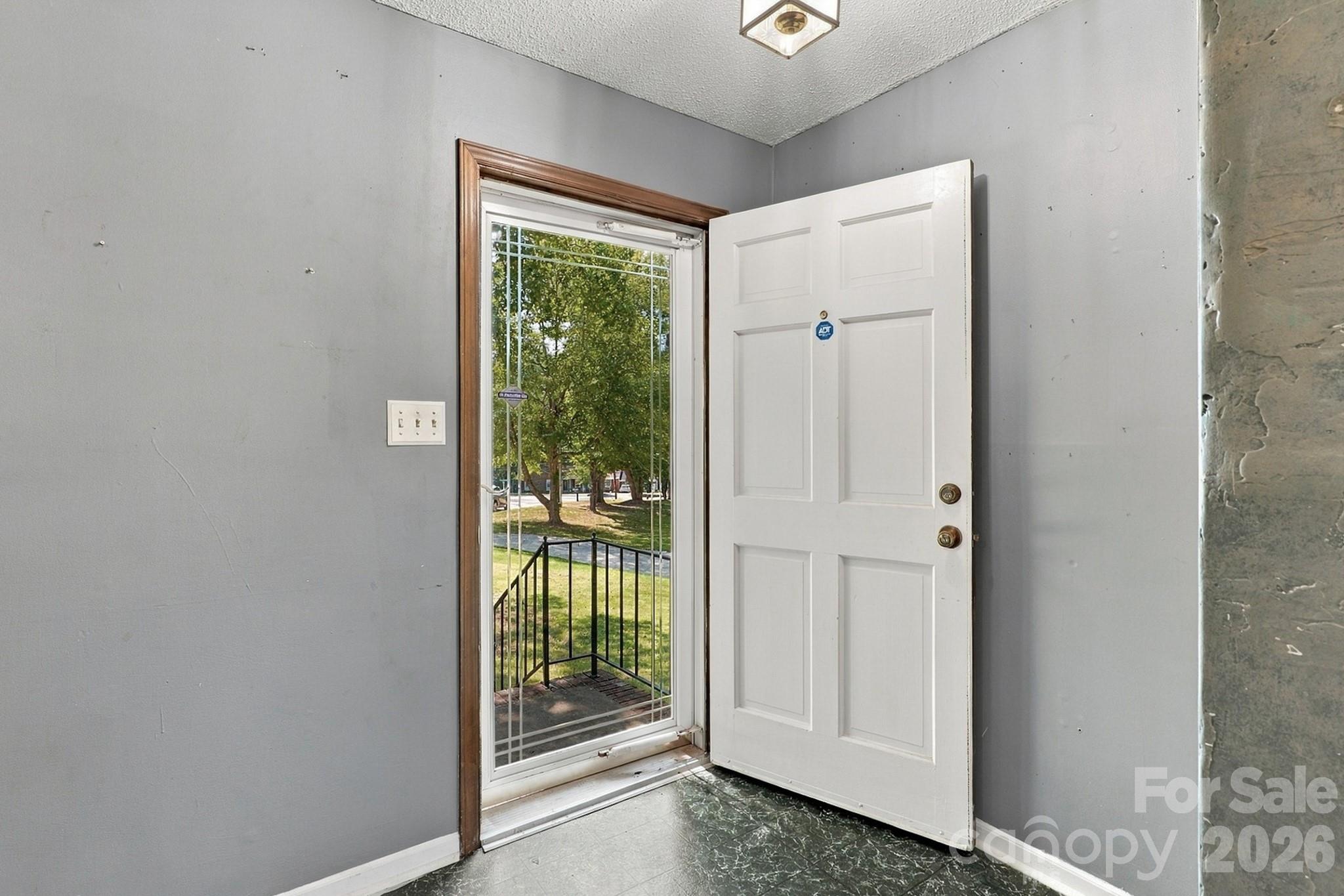 2116 Deepwood Court