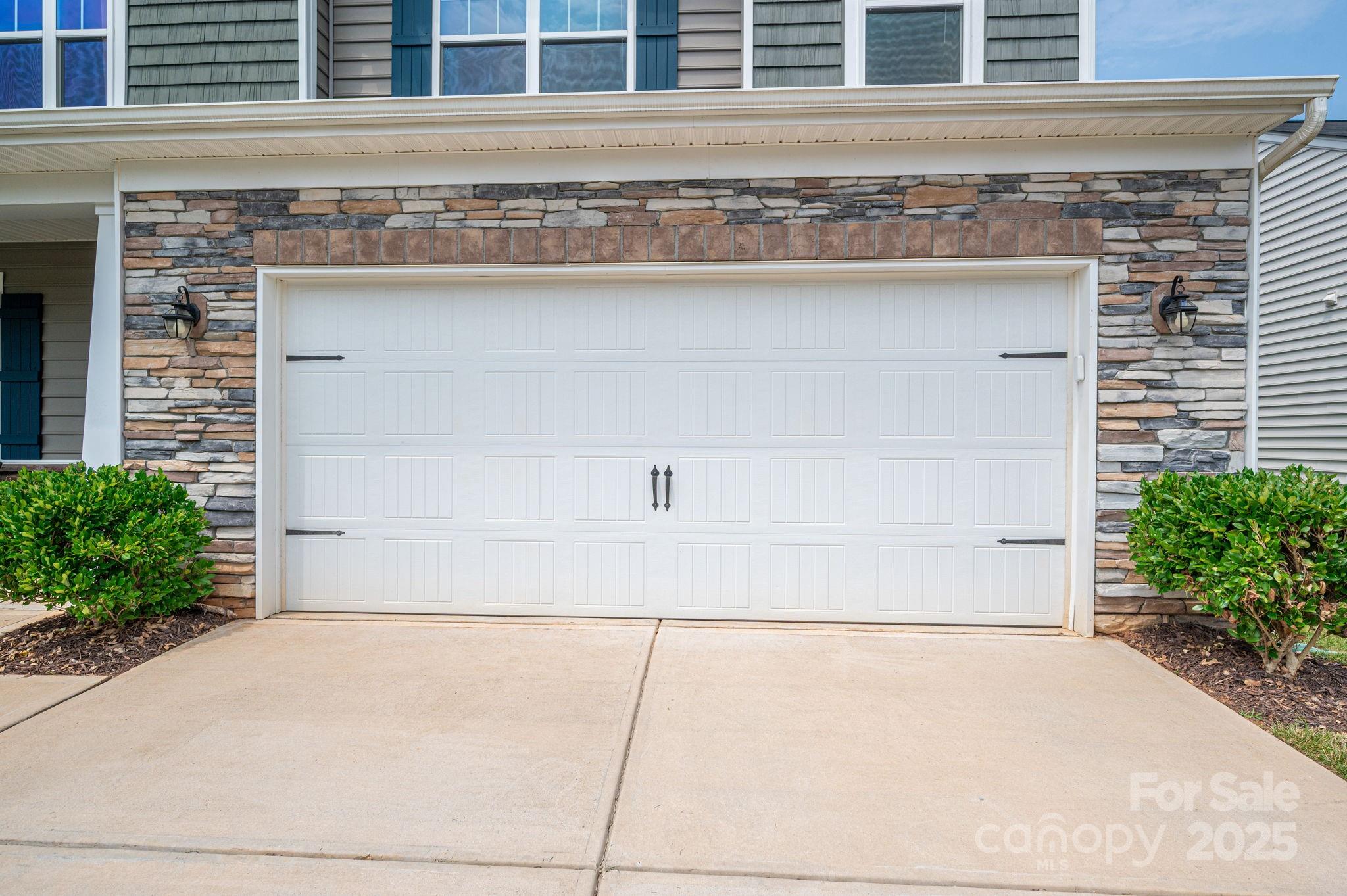 2643 Swamp Chestnut Oak Drive