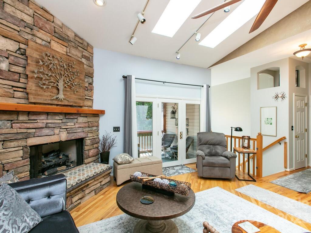 Connestee Falls - Residential