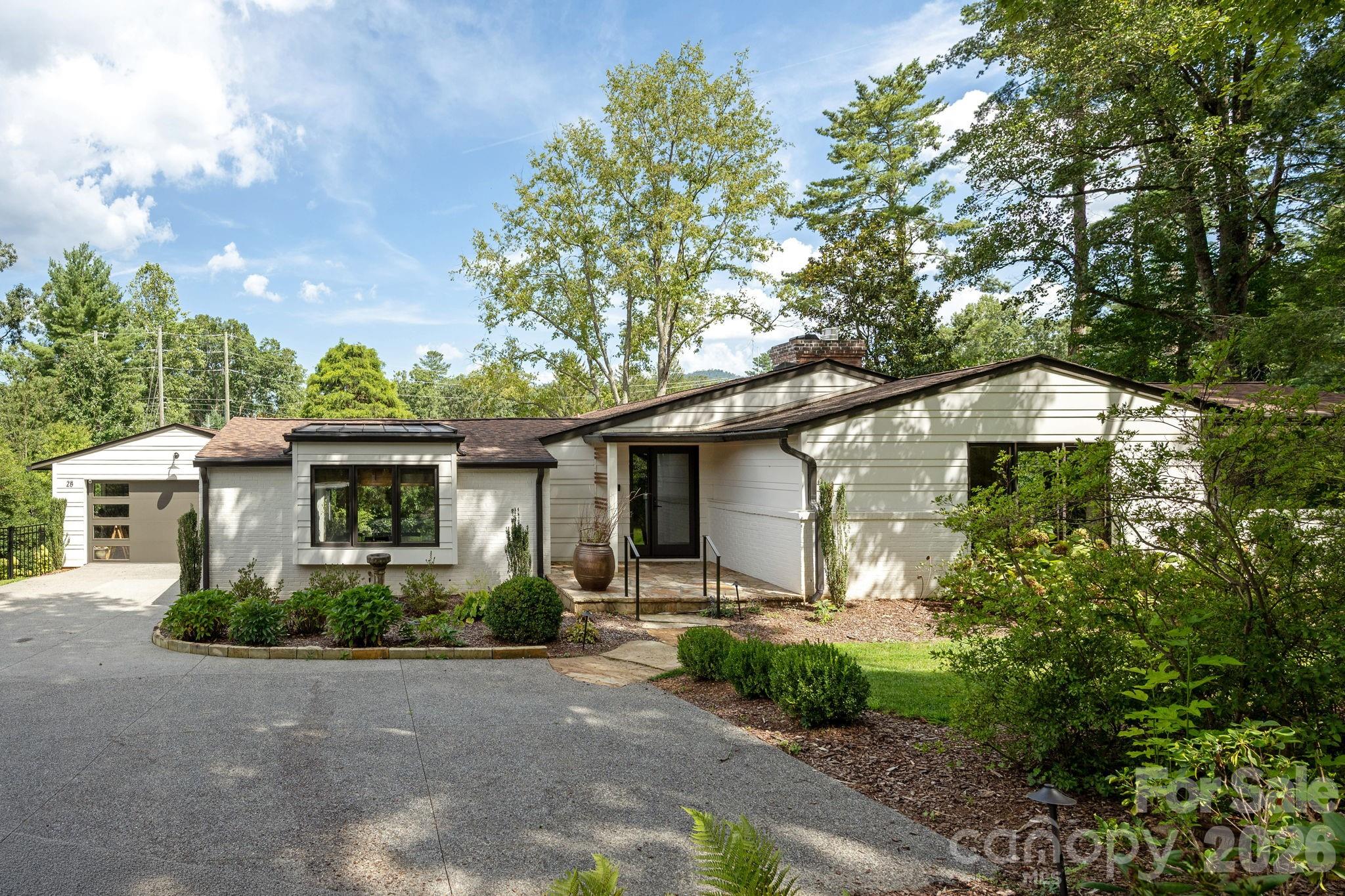 28 Forest Road