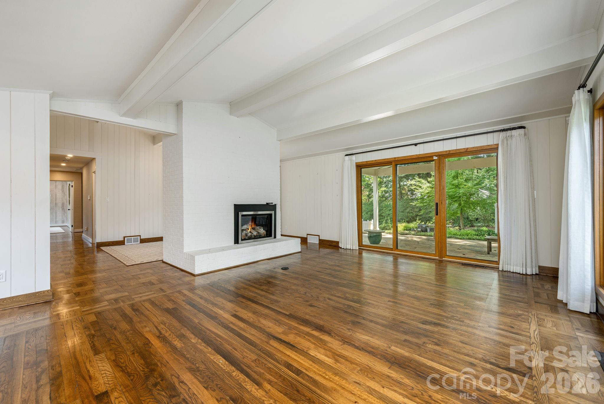 28 Forest Road