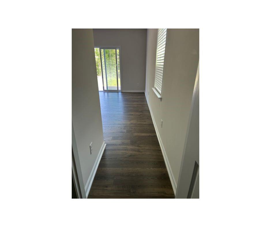 1215 37th Avenue Lane NE