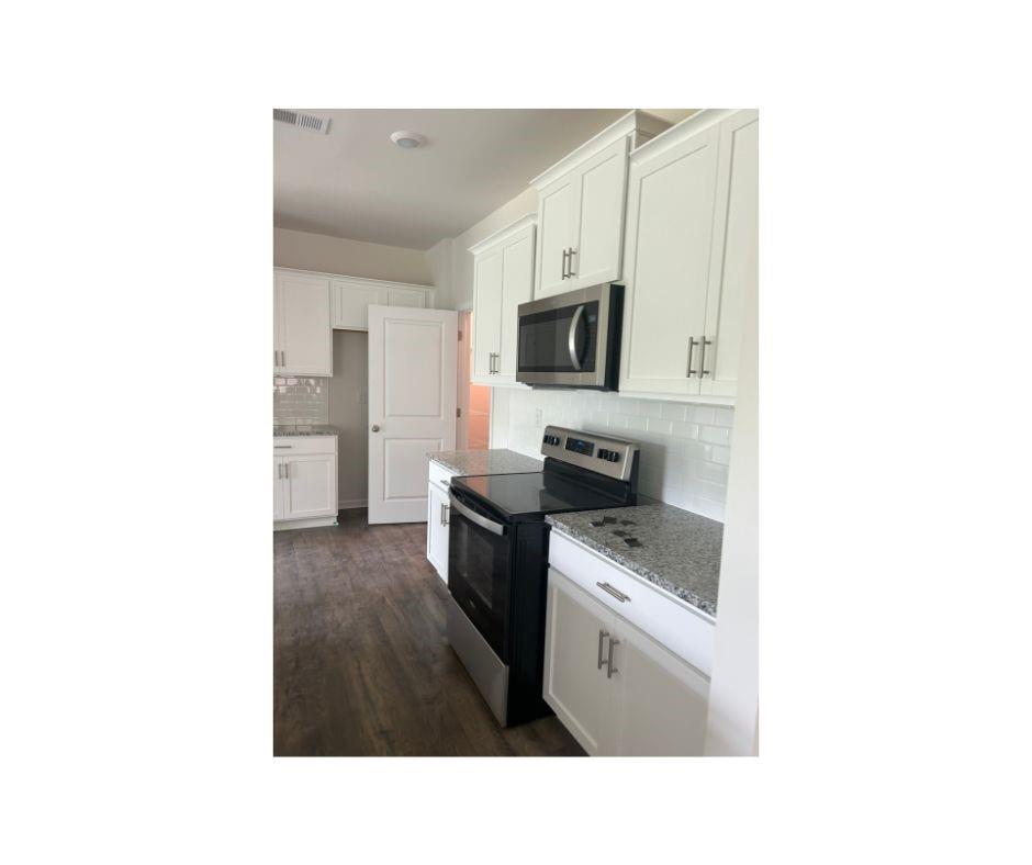 1215 37th Avenue Lane NE