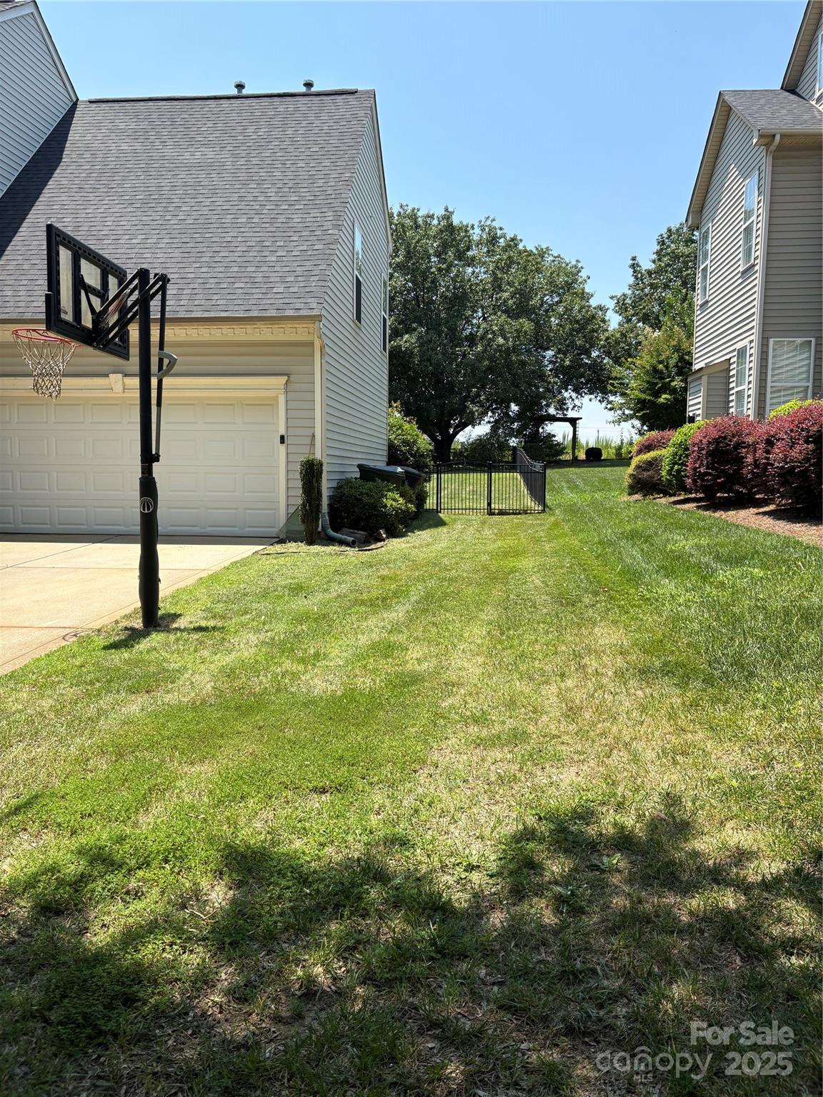 2567 Holly Oak Lane