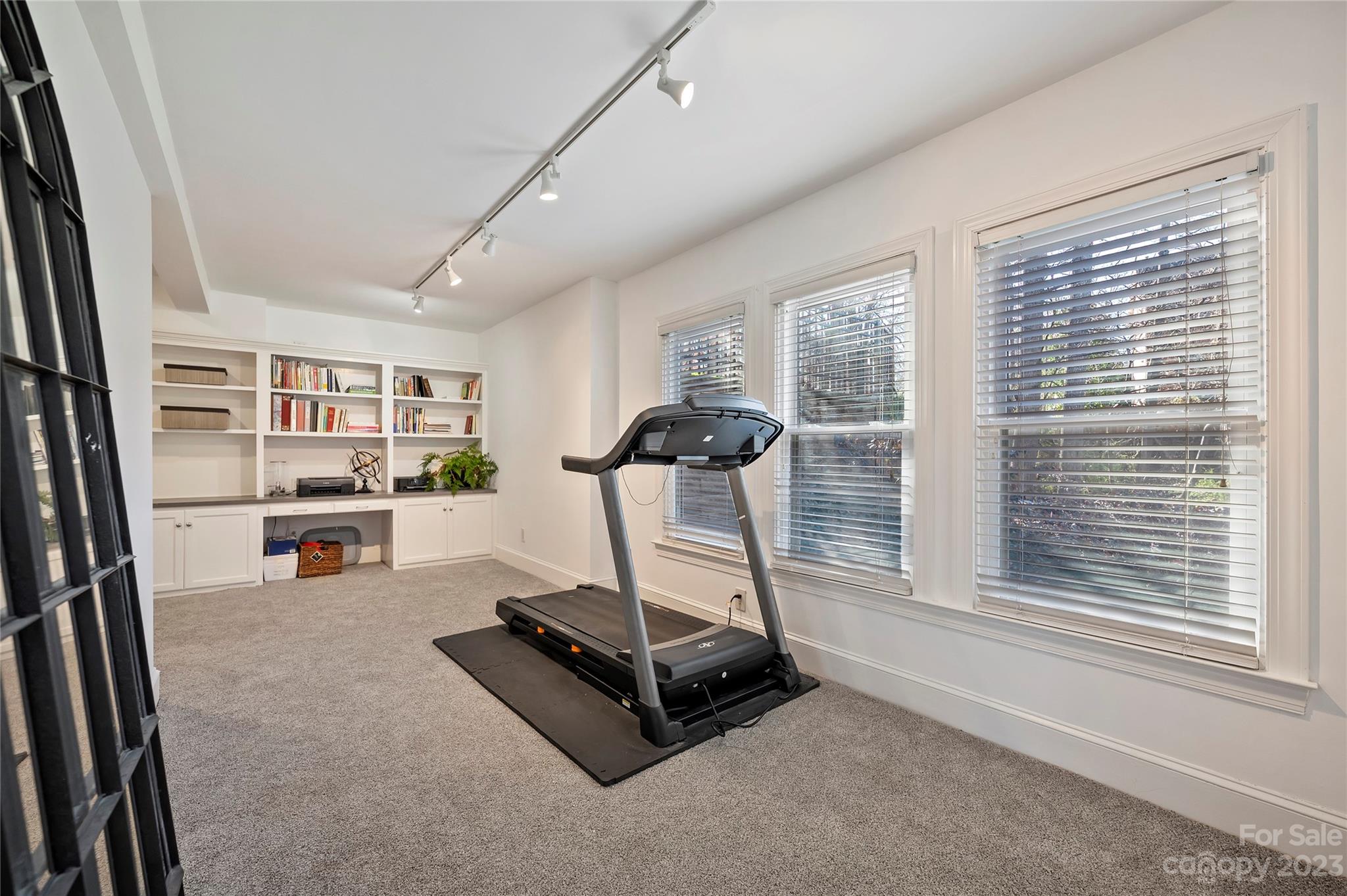 Ivy Hall - Residential