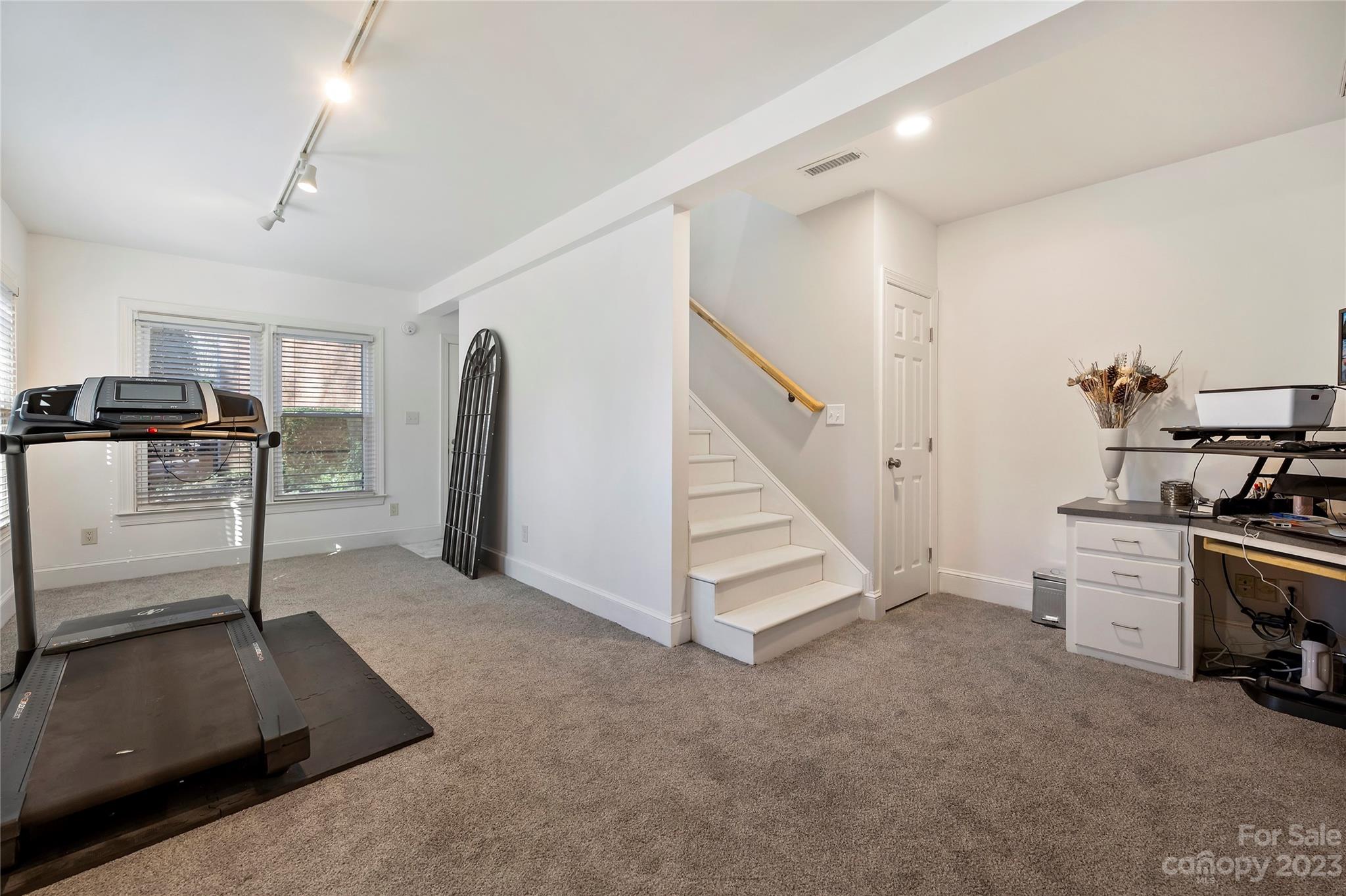 Ivy Hall - Residential