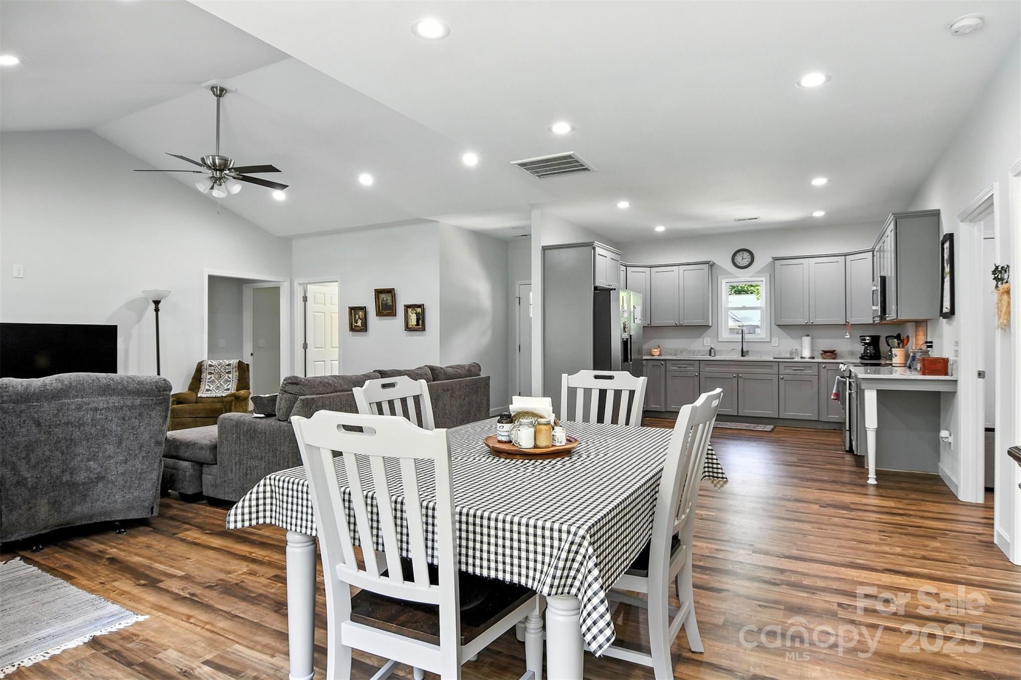 1739 Plantation Loop