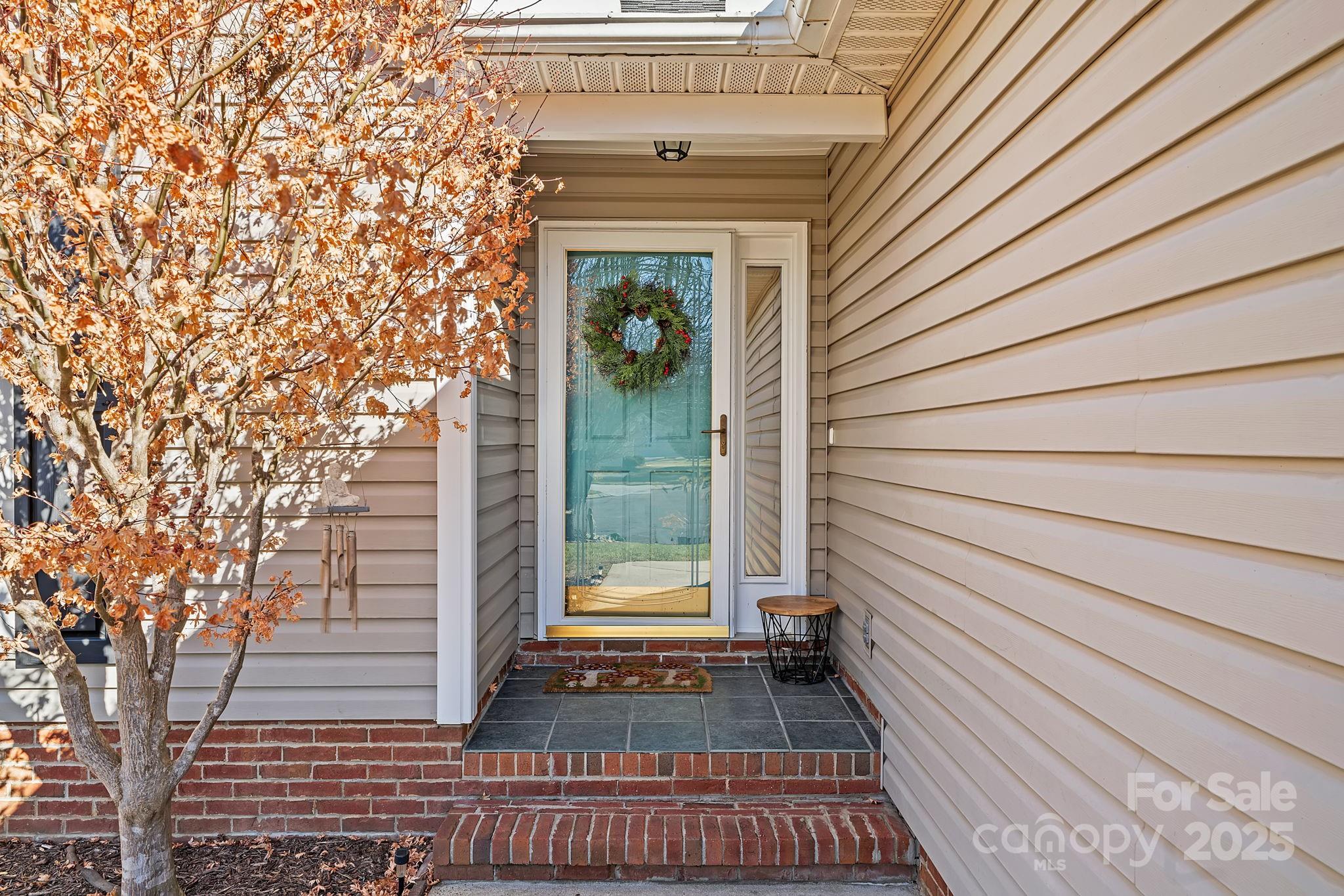 28 Sand Pebble Court