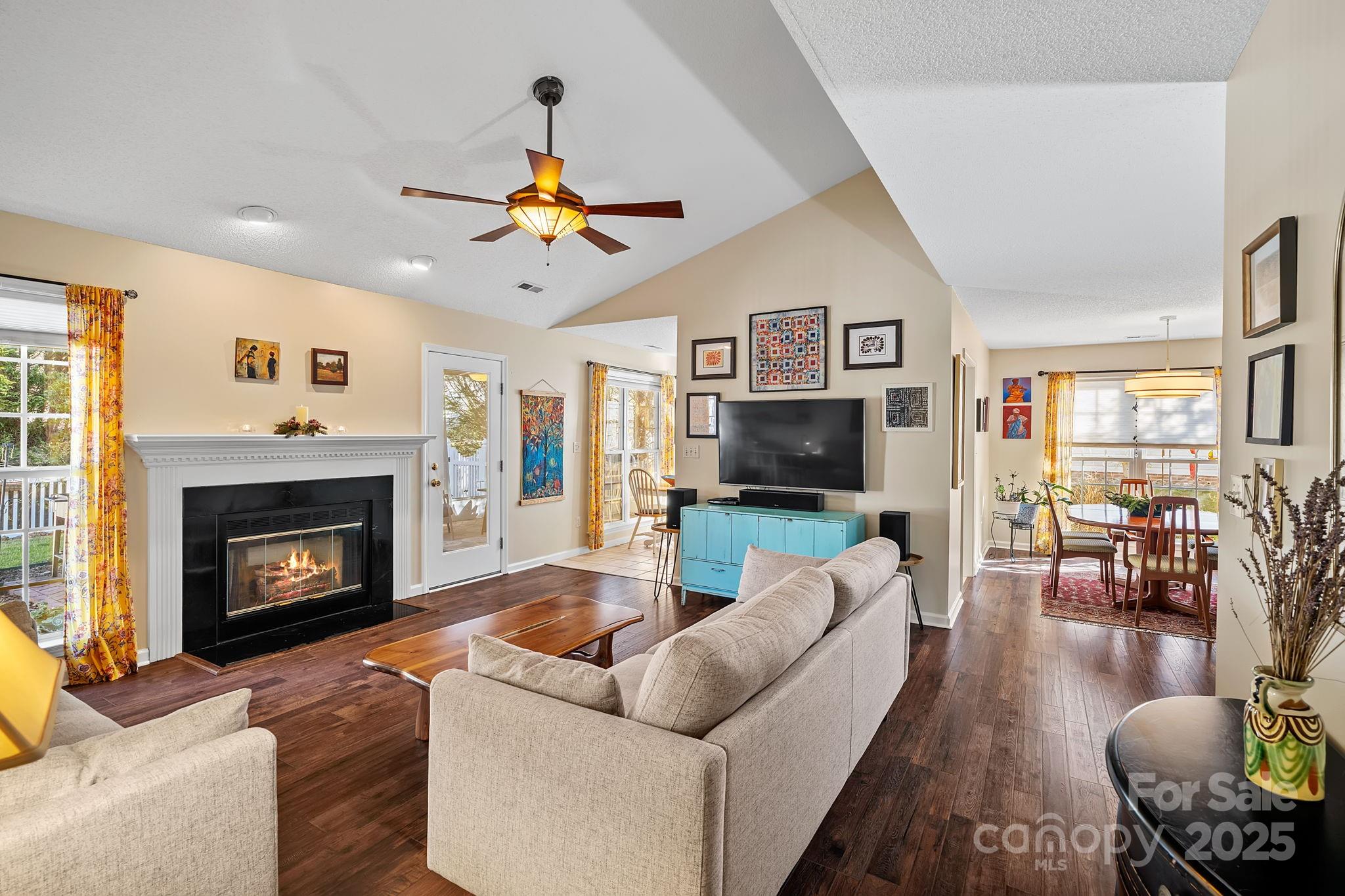 28 Sand Pebble Court