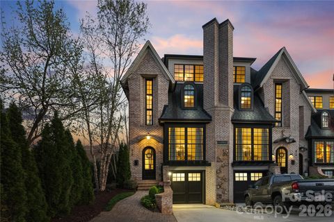 818 Ideal Way Charlotte NC 28203