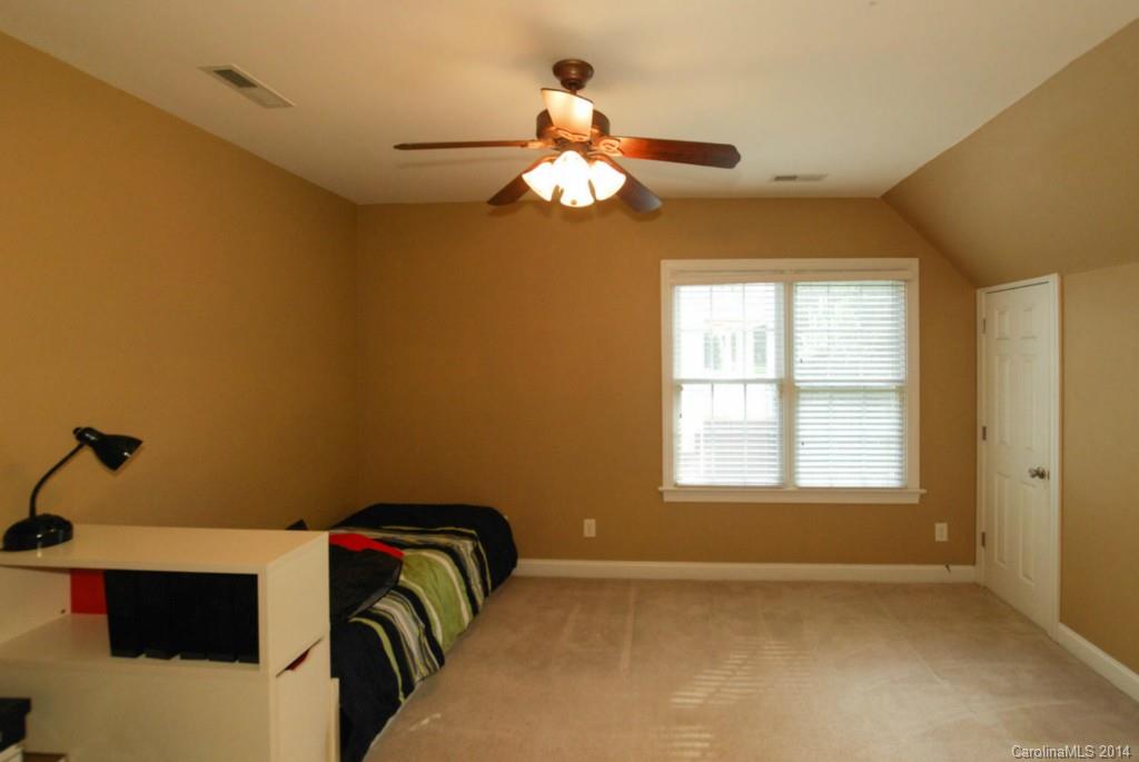 The Oaks on Providence - Residential