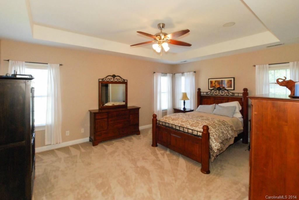 The Oaks on Providence - Residential