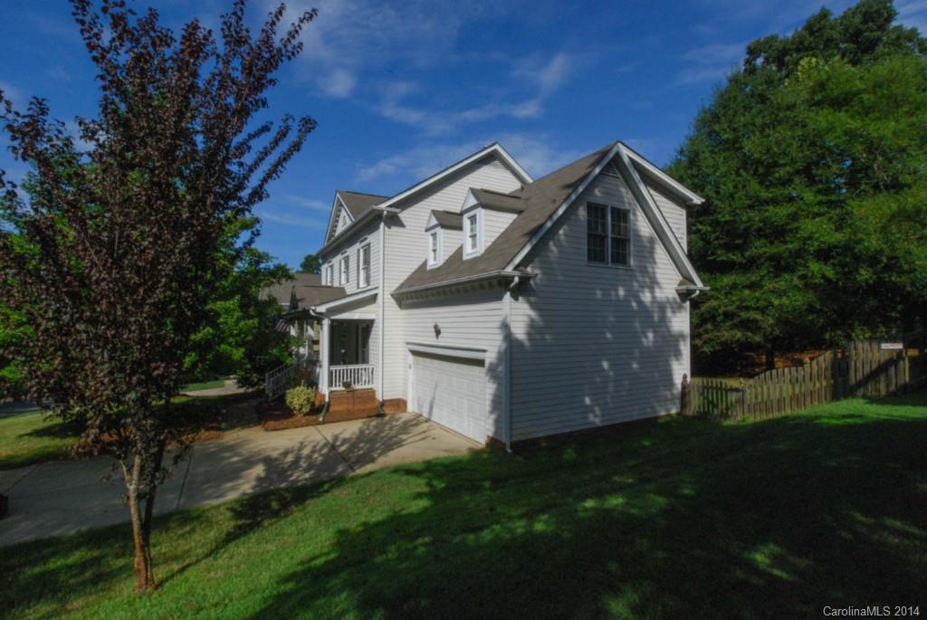 The Oaks on Providence - Residential