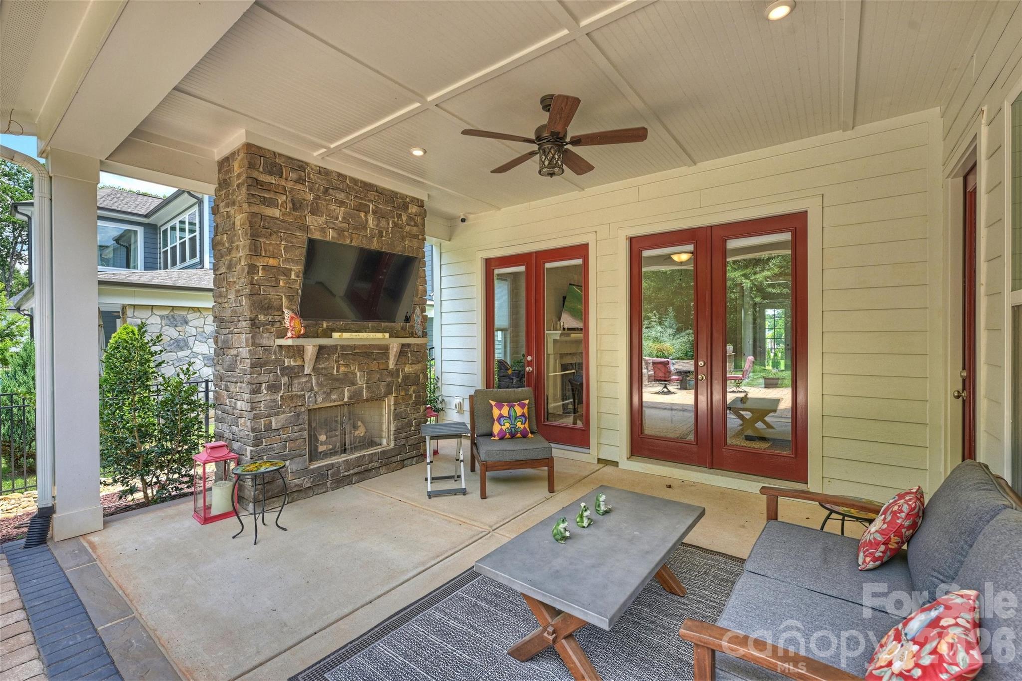 Hollins Grove - Residential